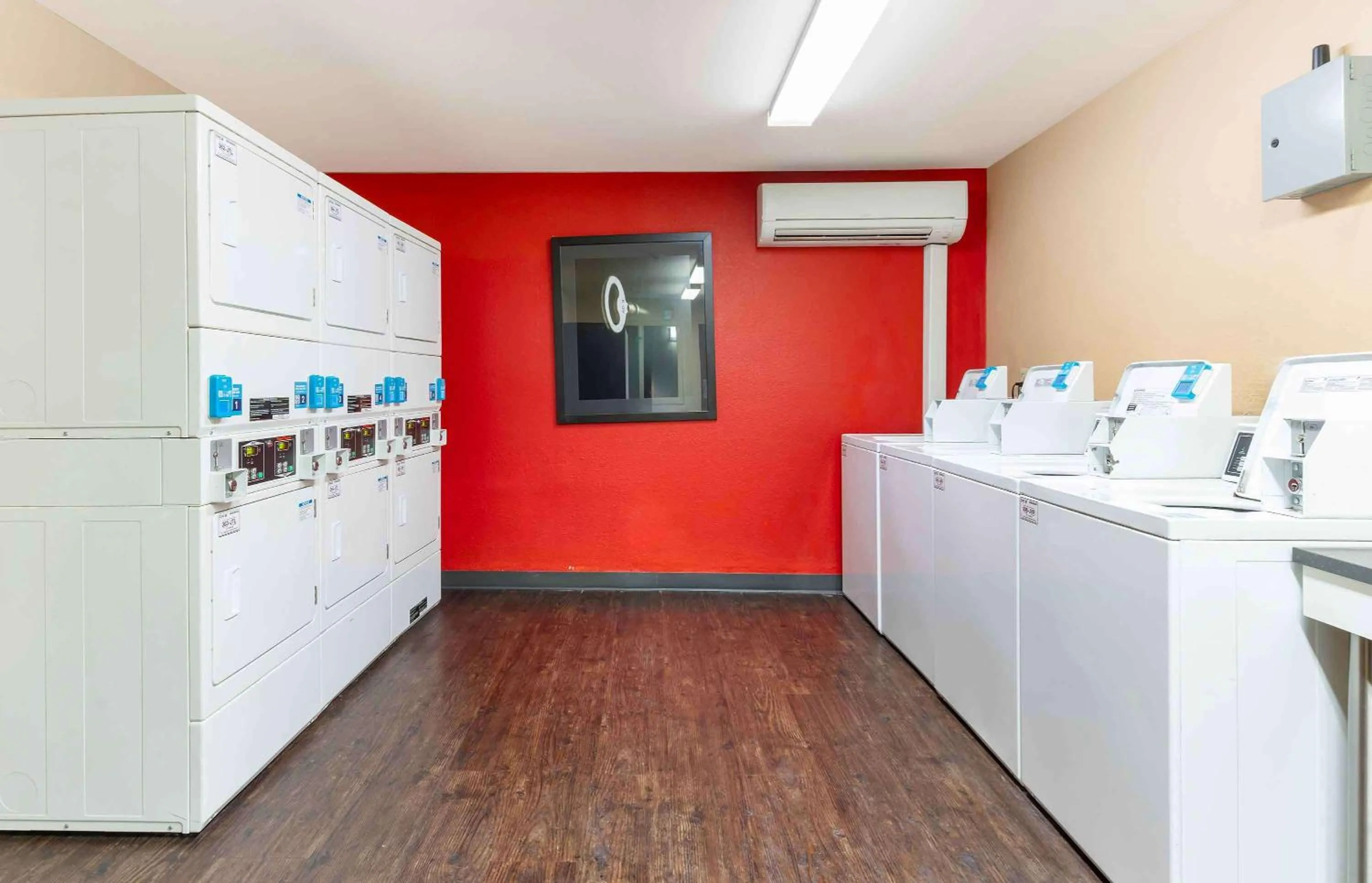 Property building in Extended Stay America Suites - Dublin - Hacienda Dr