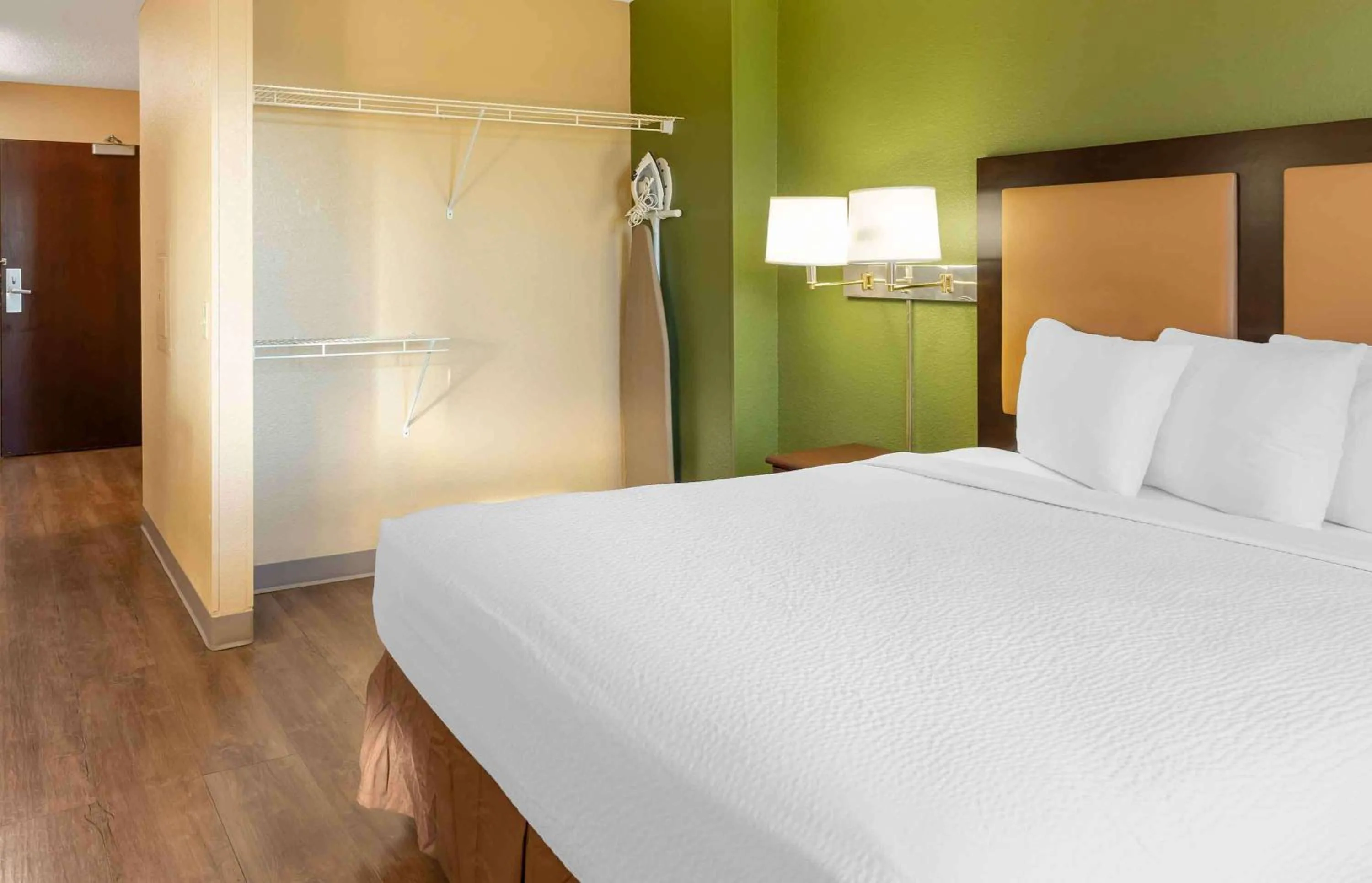 Bedroom, Bed in Extended Stay America Suites - Dublin - Hacienda Dr