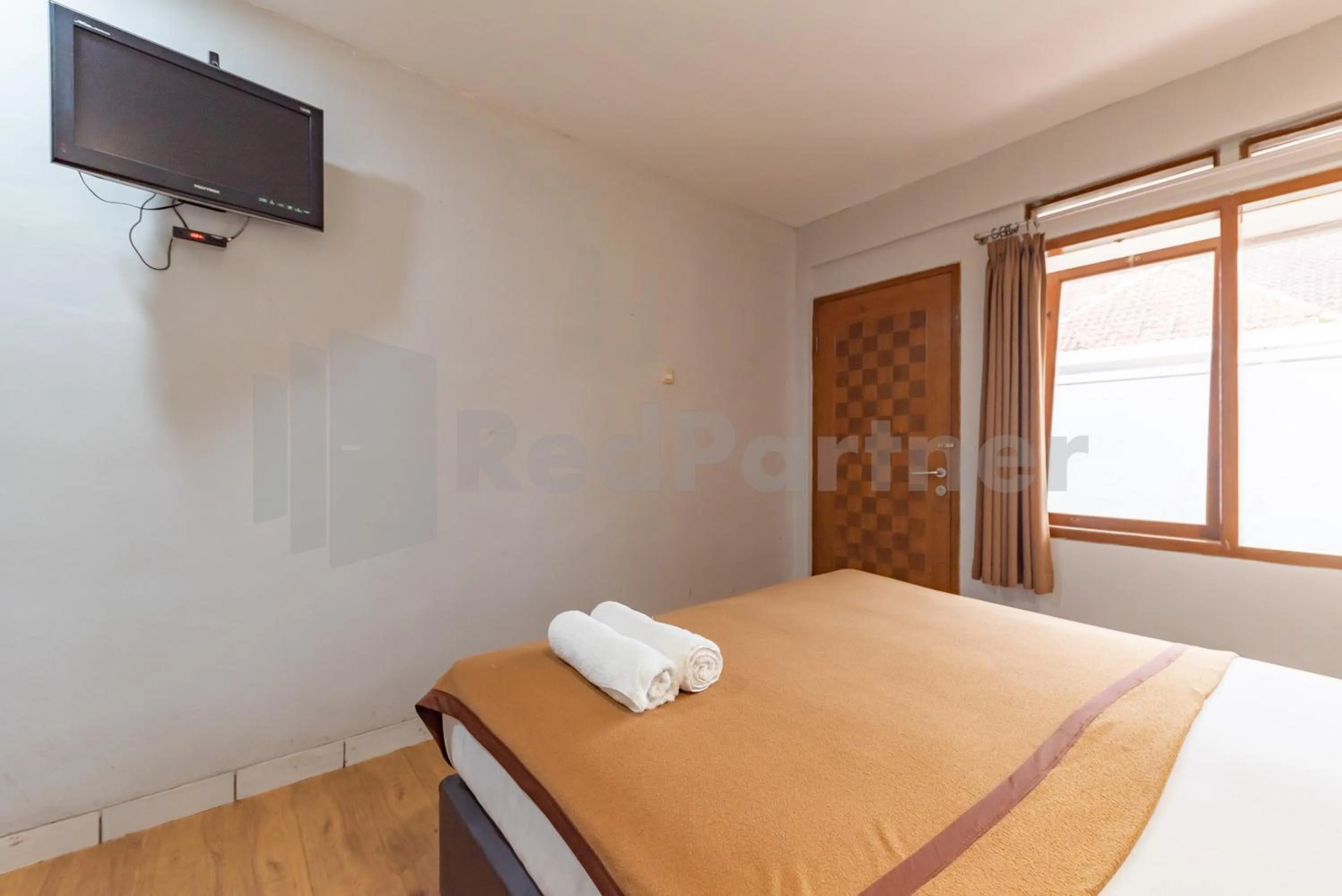 Bedroom, Bed in Yehezkiel Hotel Lembang Mitra RedDoorz