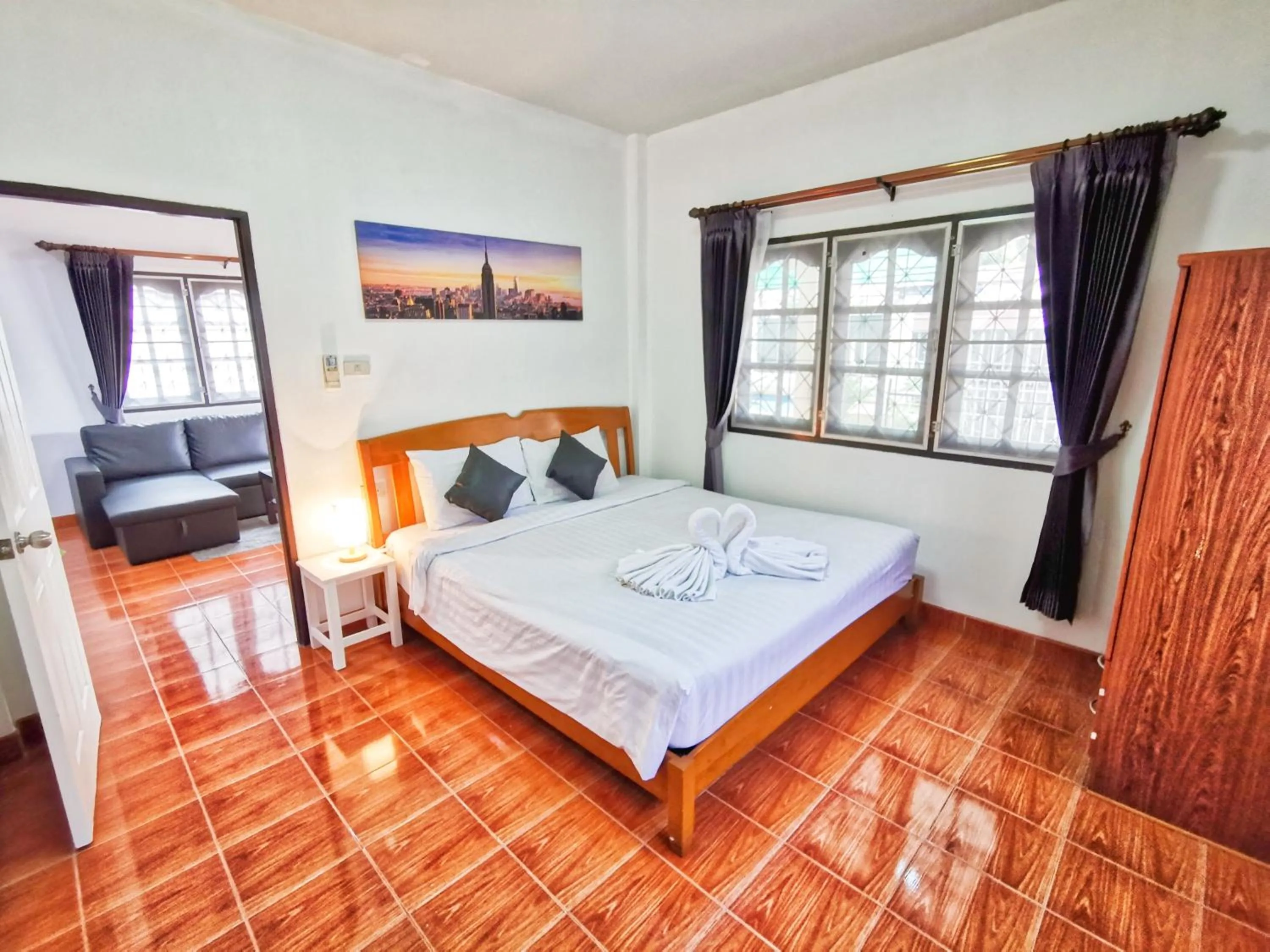 Photo of the whole room, Bed in Thai Orange Villas