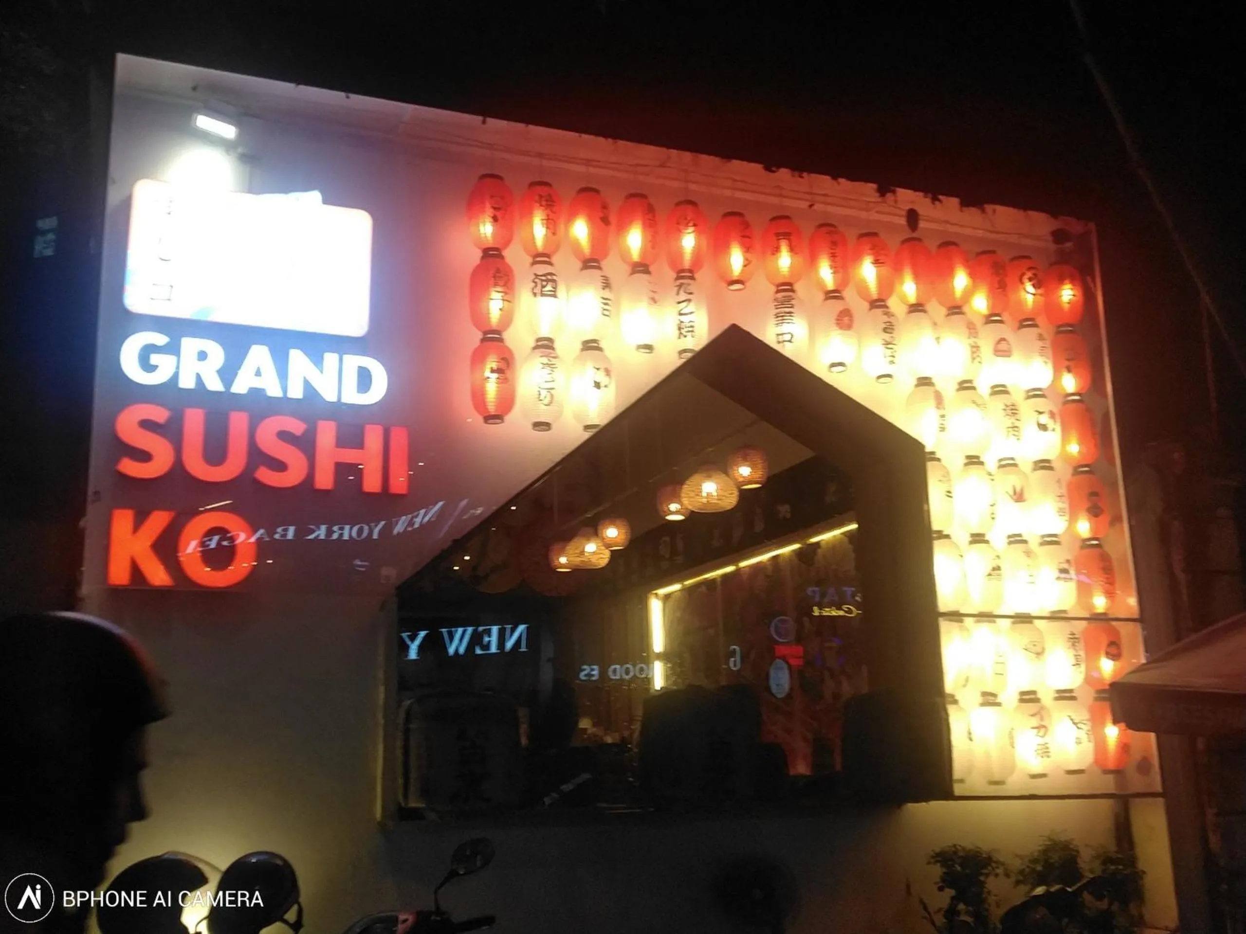 Restaurant/places to eat in Mecozy Apartel