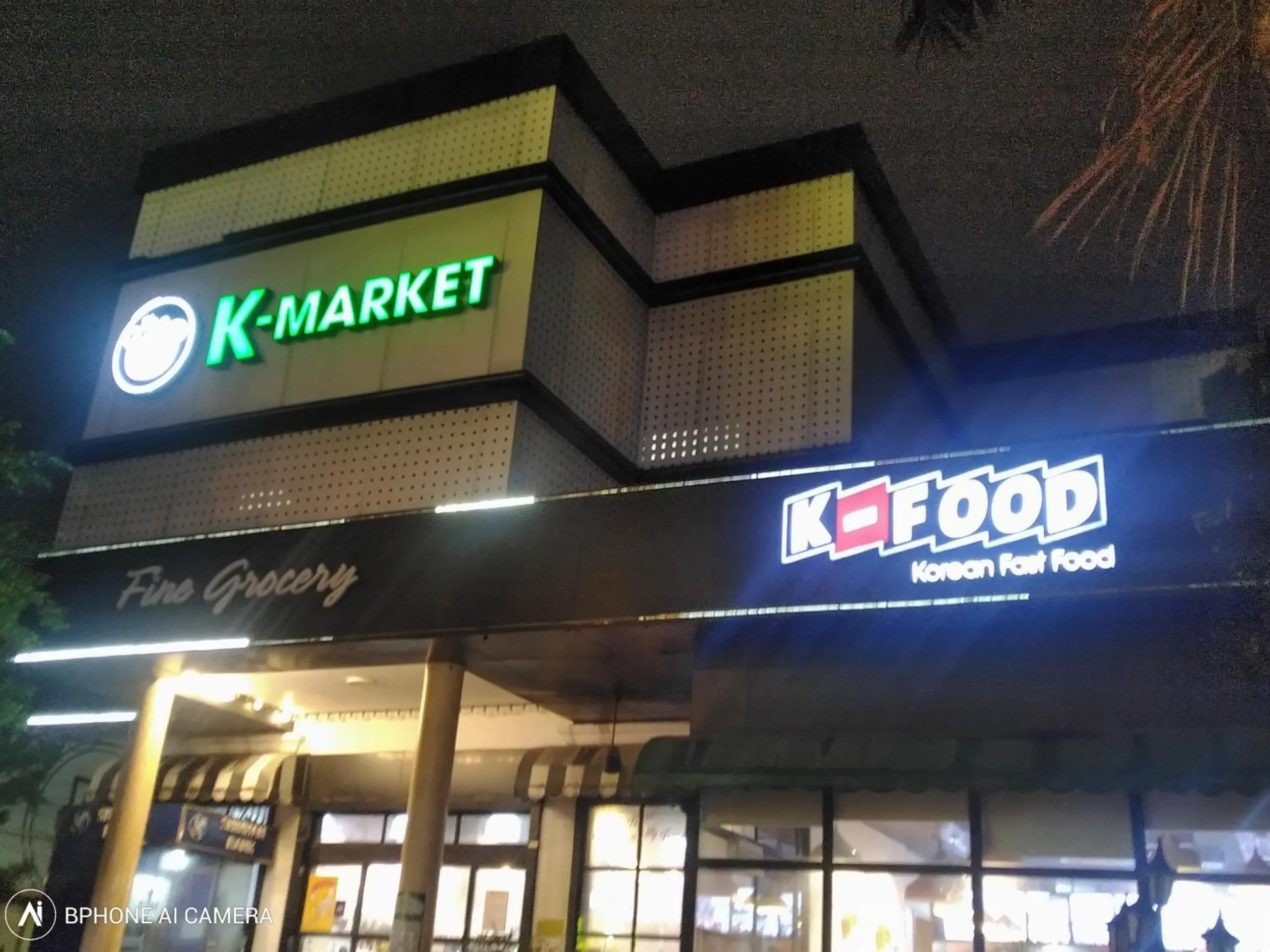 Restaurant/places to eat in Mecozy Apartel