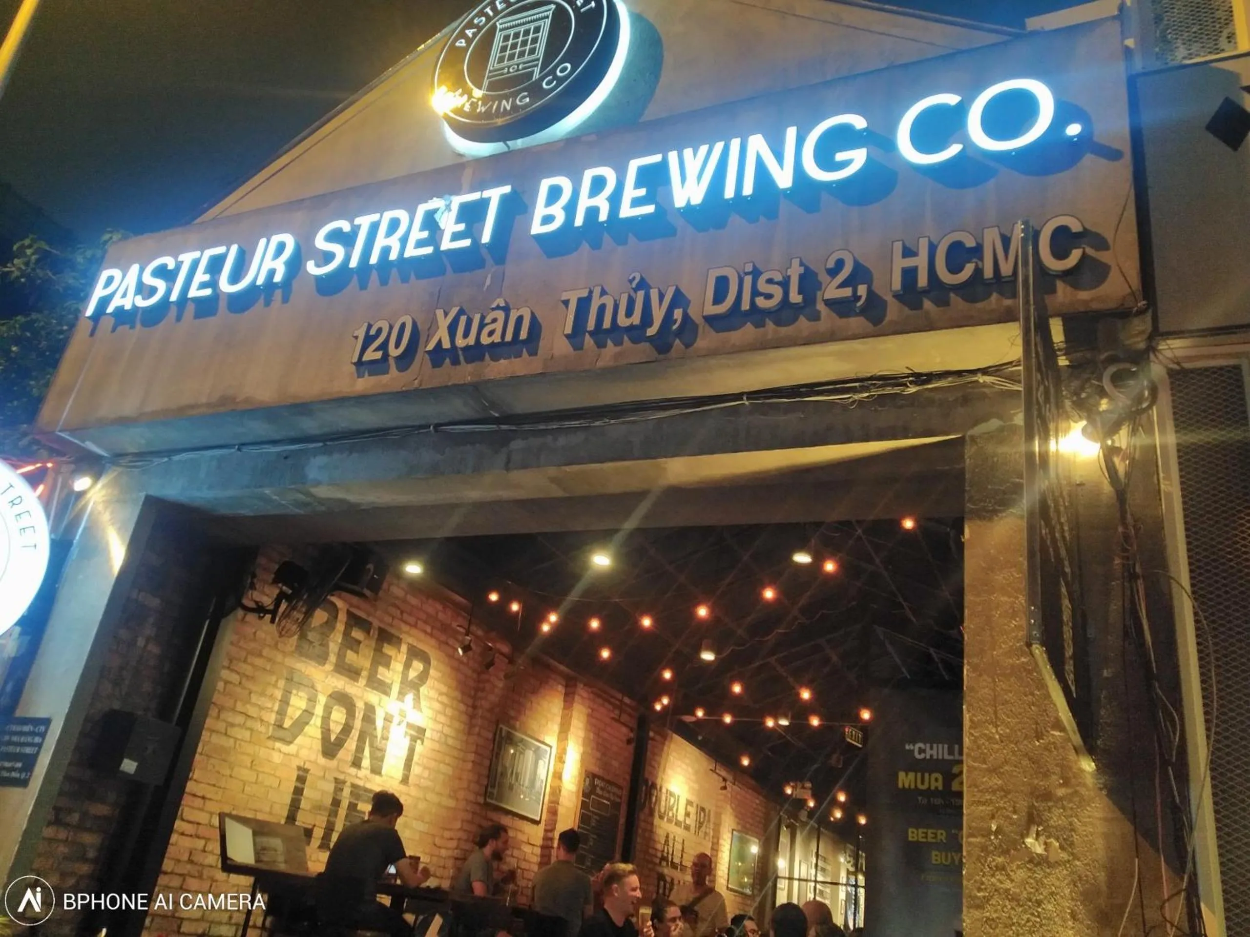 Restaurant/places to eat in Mecozy Apartel