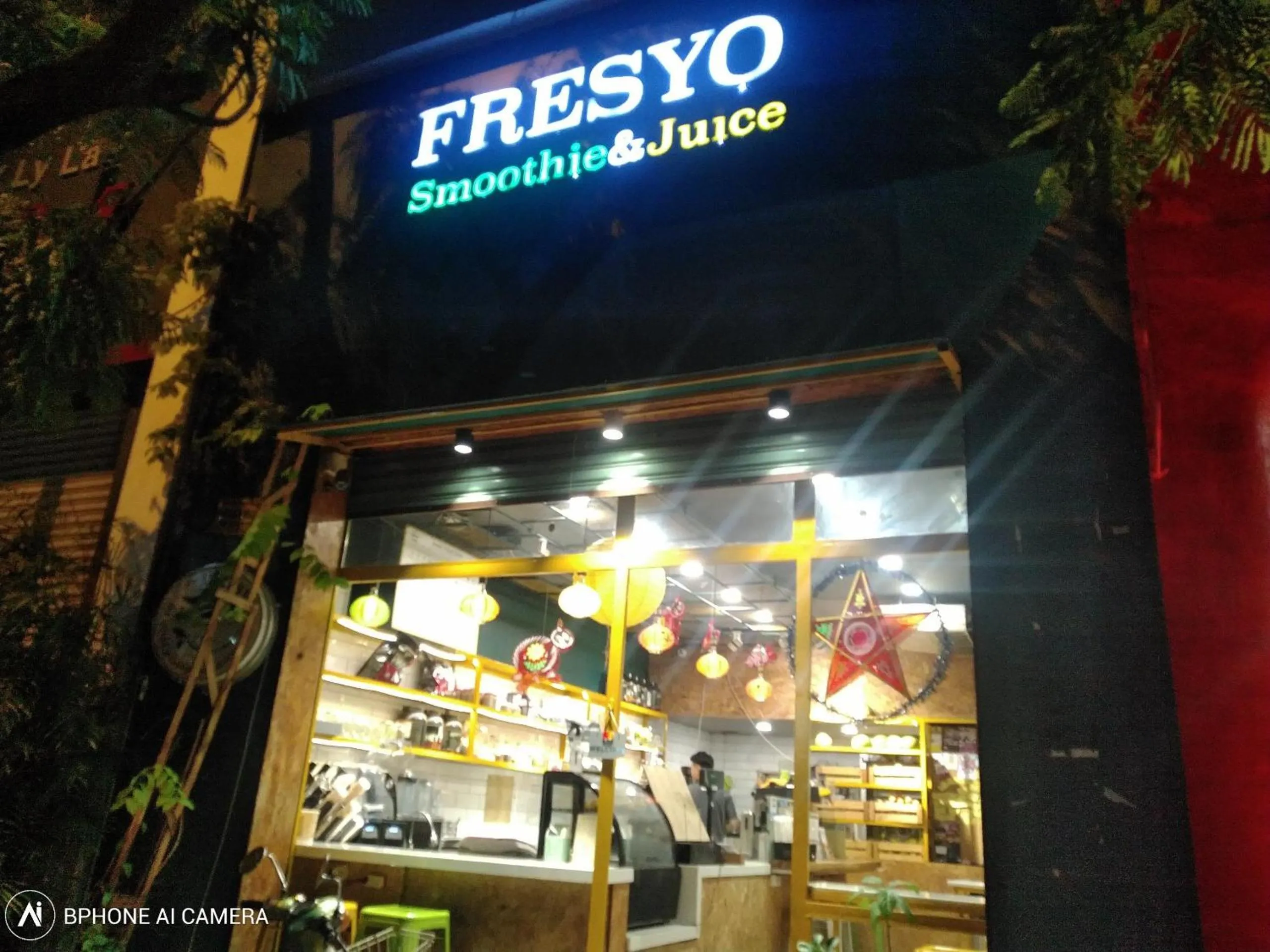 Restaurant/places to eat in Mecozy Apartel