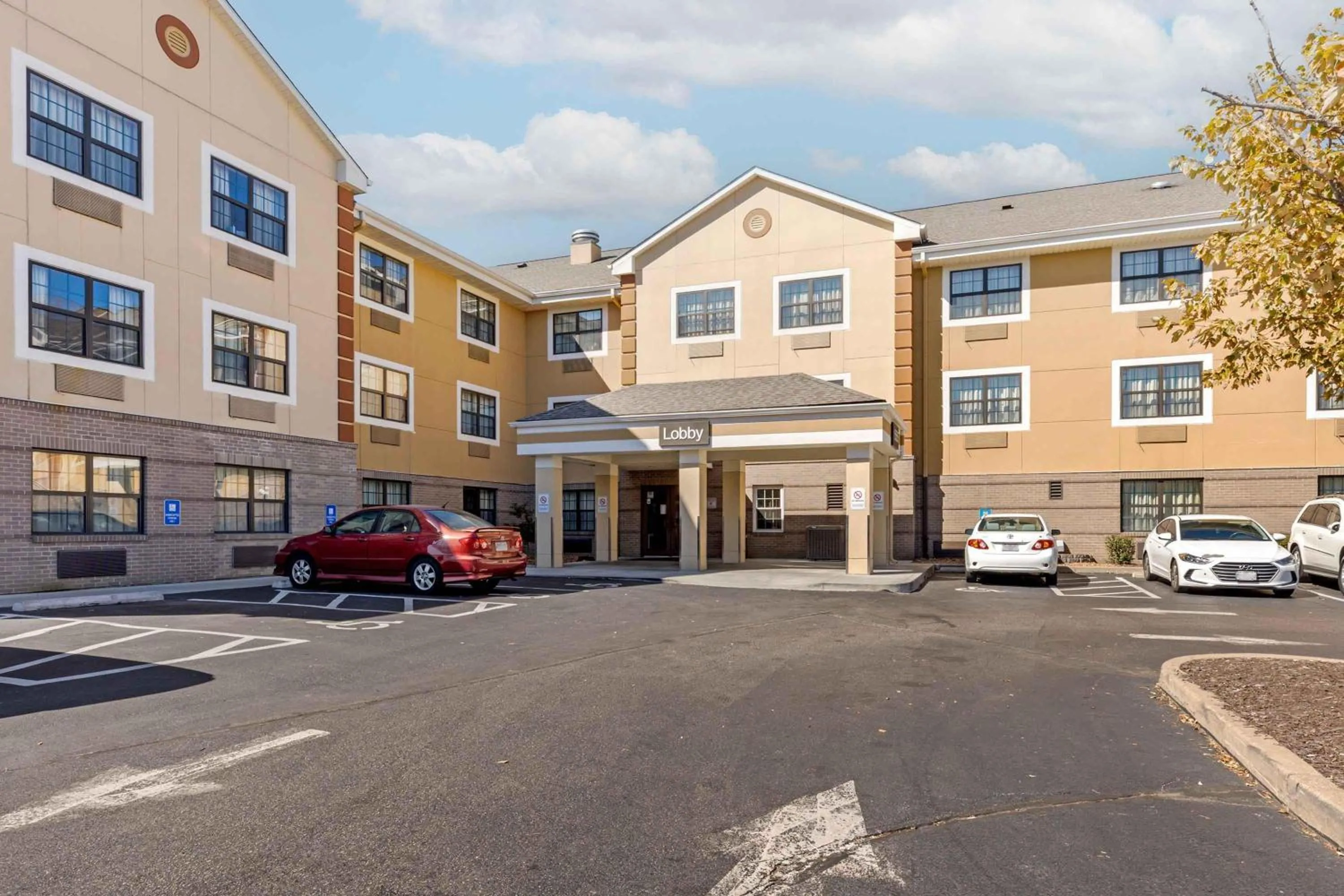 Property building in Extended Stay America Suites - St Louis - St Peters