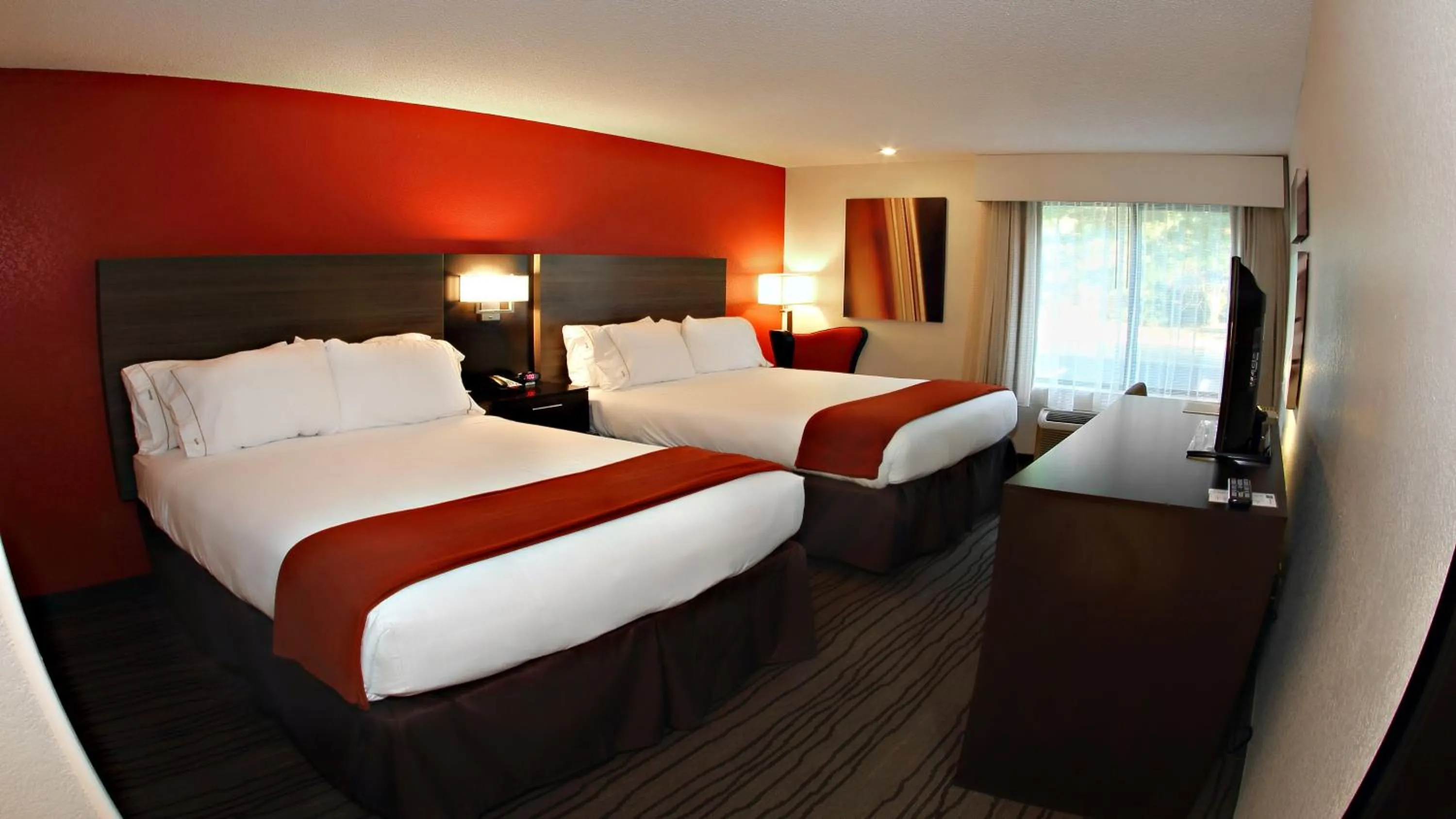 Photo of the whole room, Bed in Holiday Inn Express Brentwood-South Cool Springs by IHG