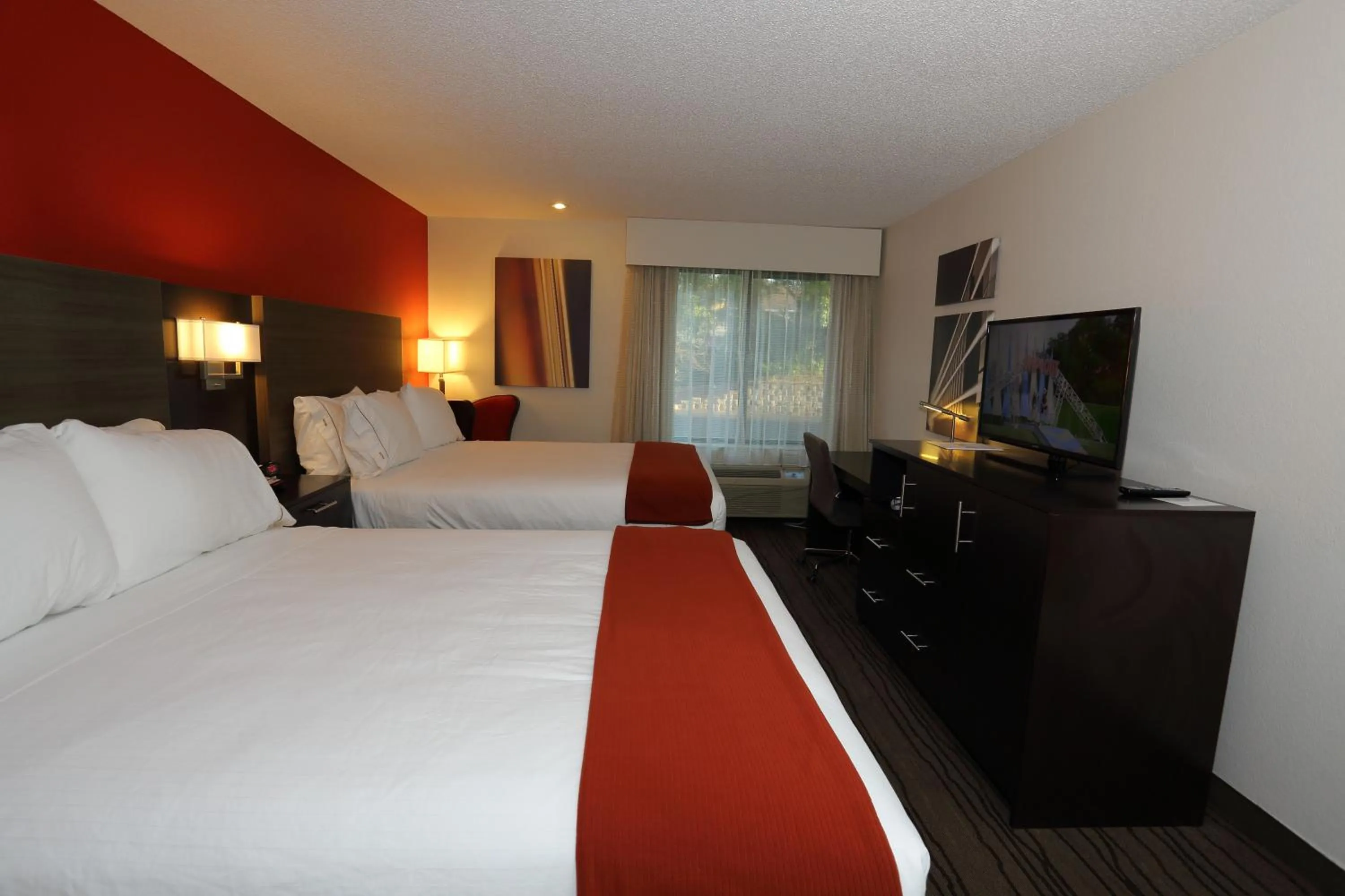 Bedroom, Bed in Holiday Inn Express Brentwood-South Cool Springs by IHG