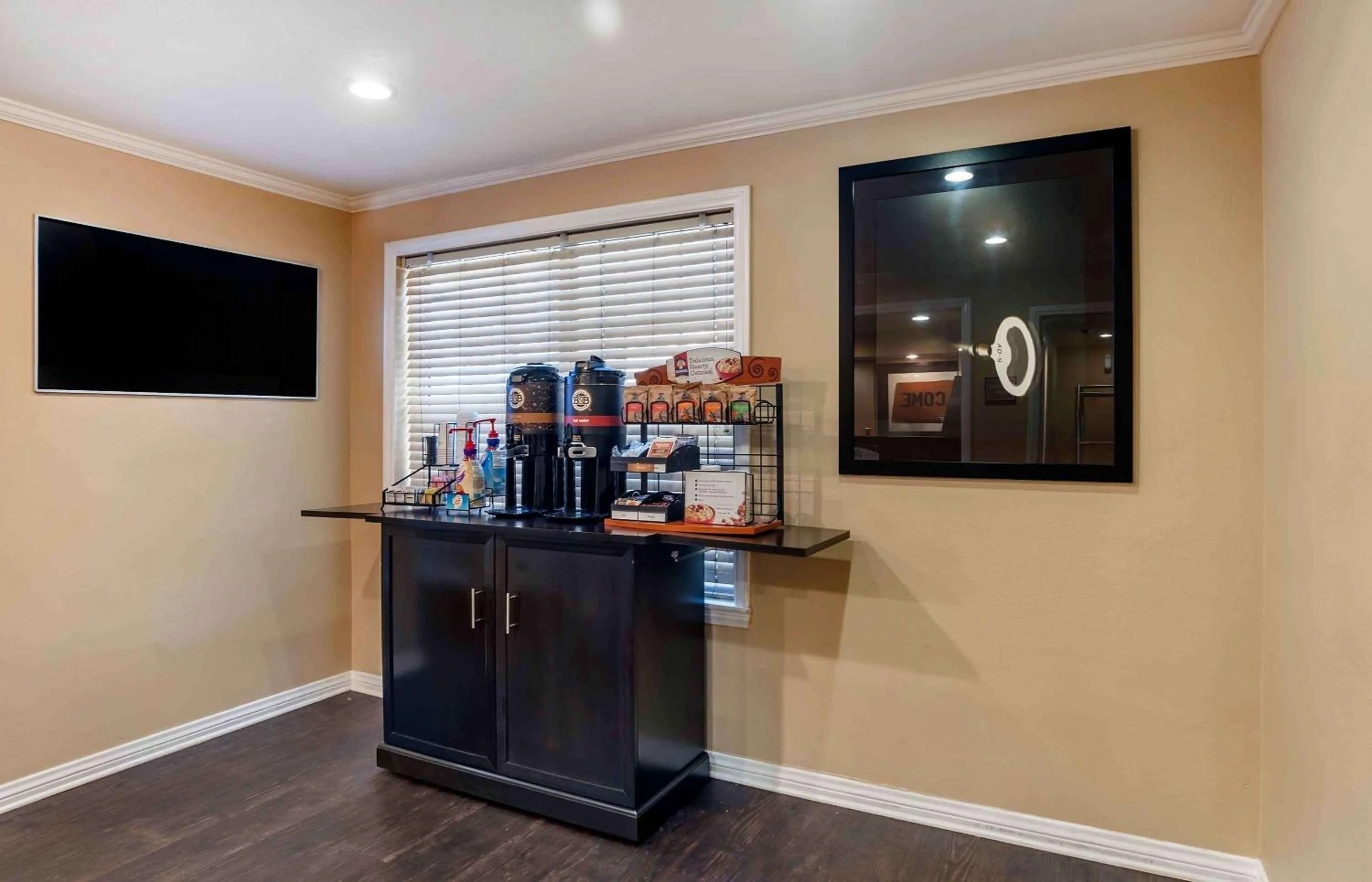 Breakfast in Extended Stay America Suites - Los Angeles - Monrovia