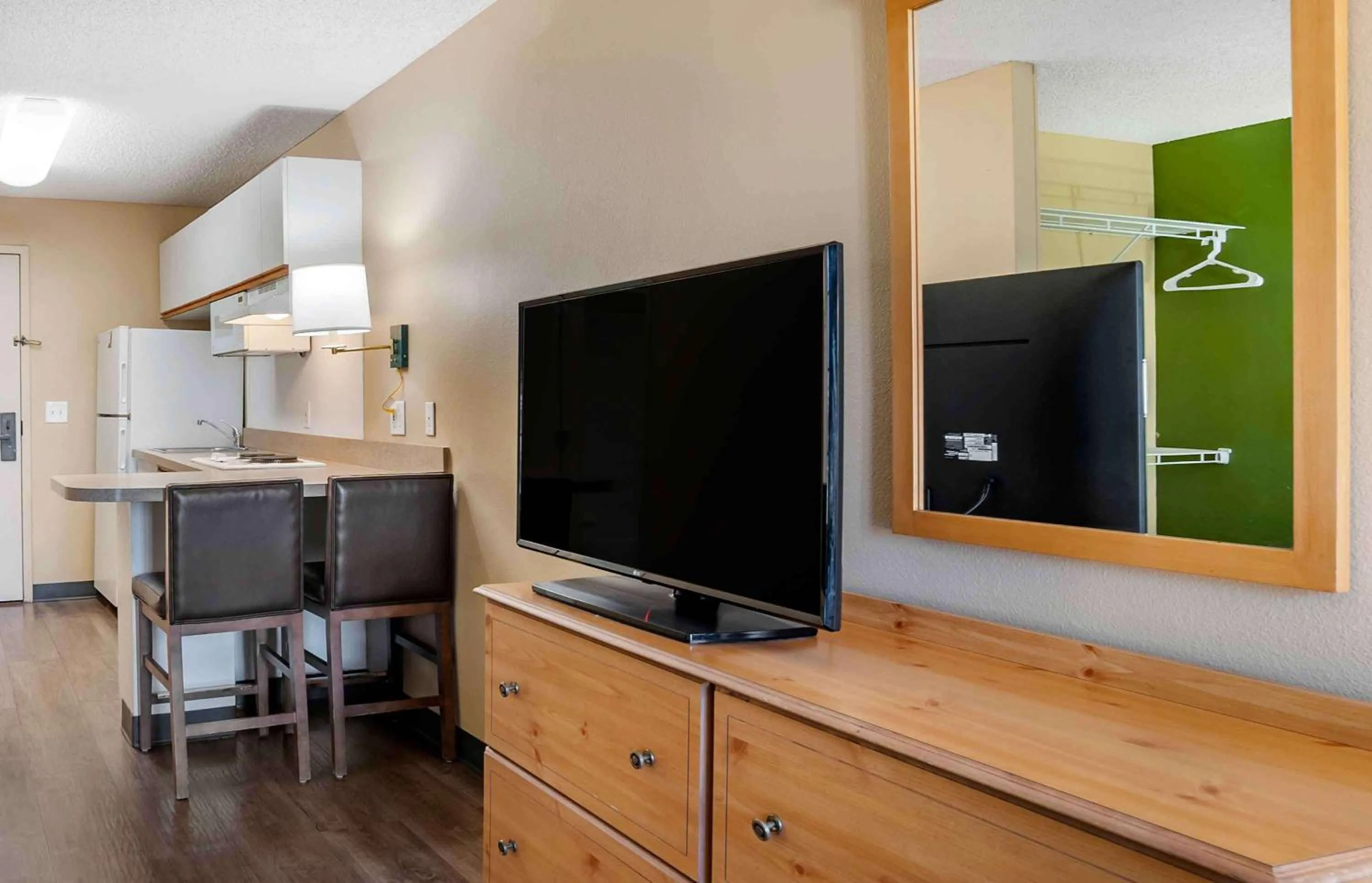 Bedroom in Extended Stay America Suites - Los Angeles - Monrovia