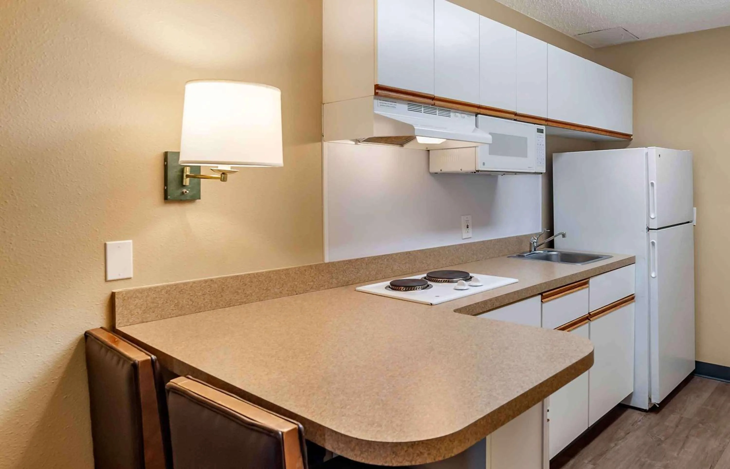 Kitchen or kitchenette in Extended Stay America Suites - Los Angeles - Monrovia