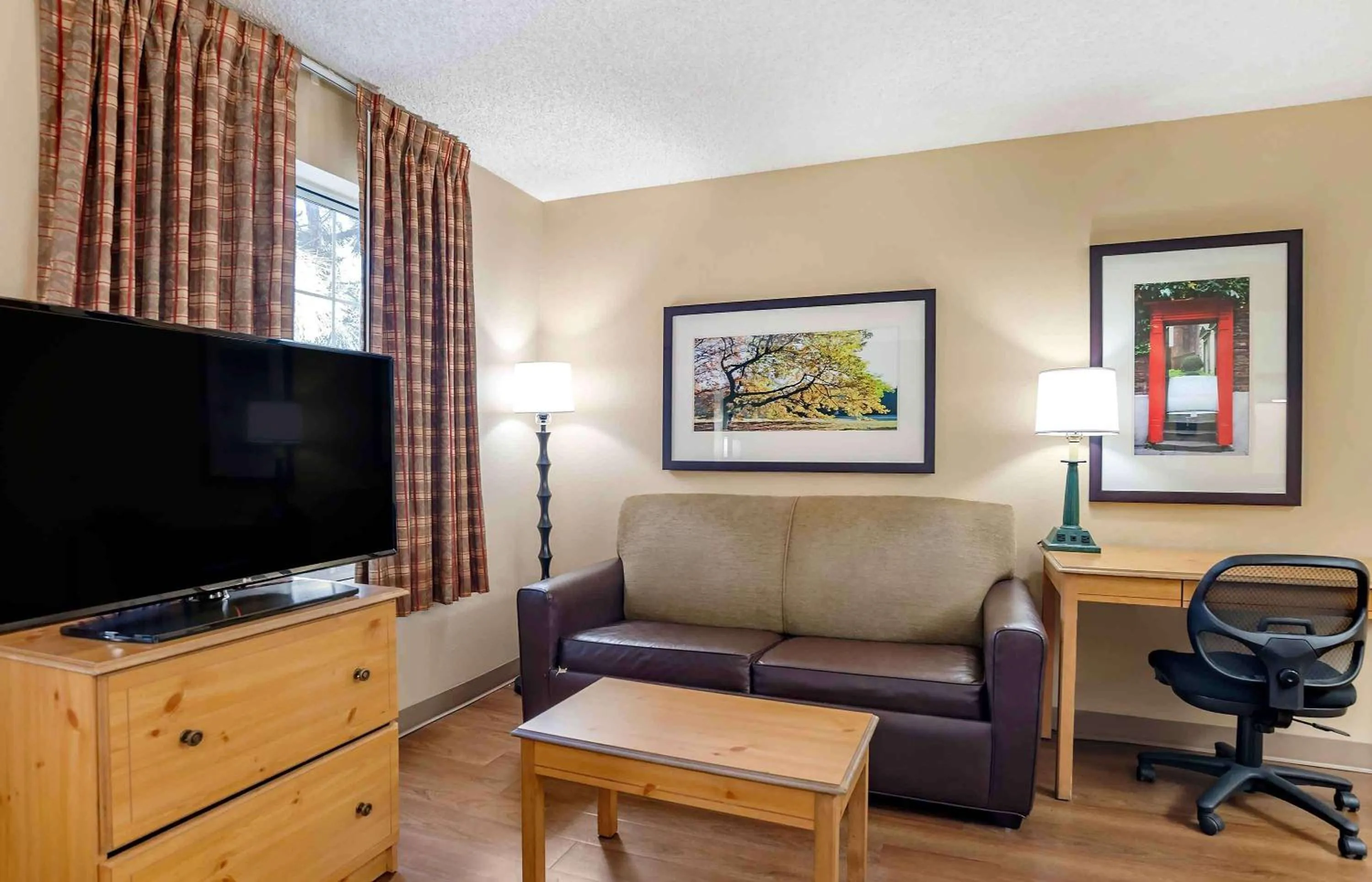 Bedroom in Extended Stay America Suites - Los Angeles - Monrovia
