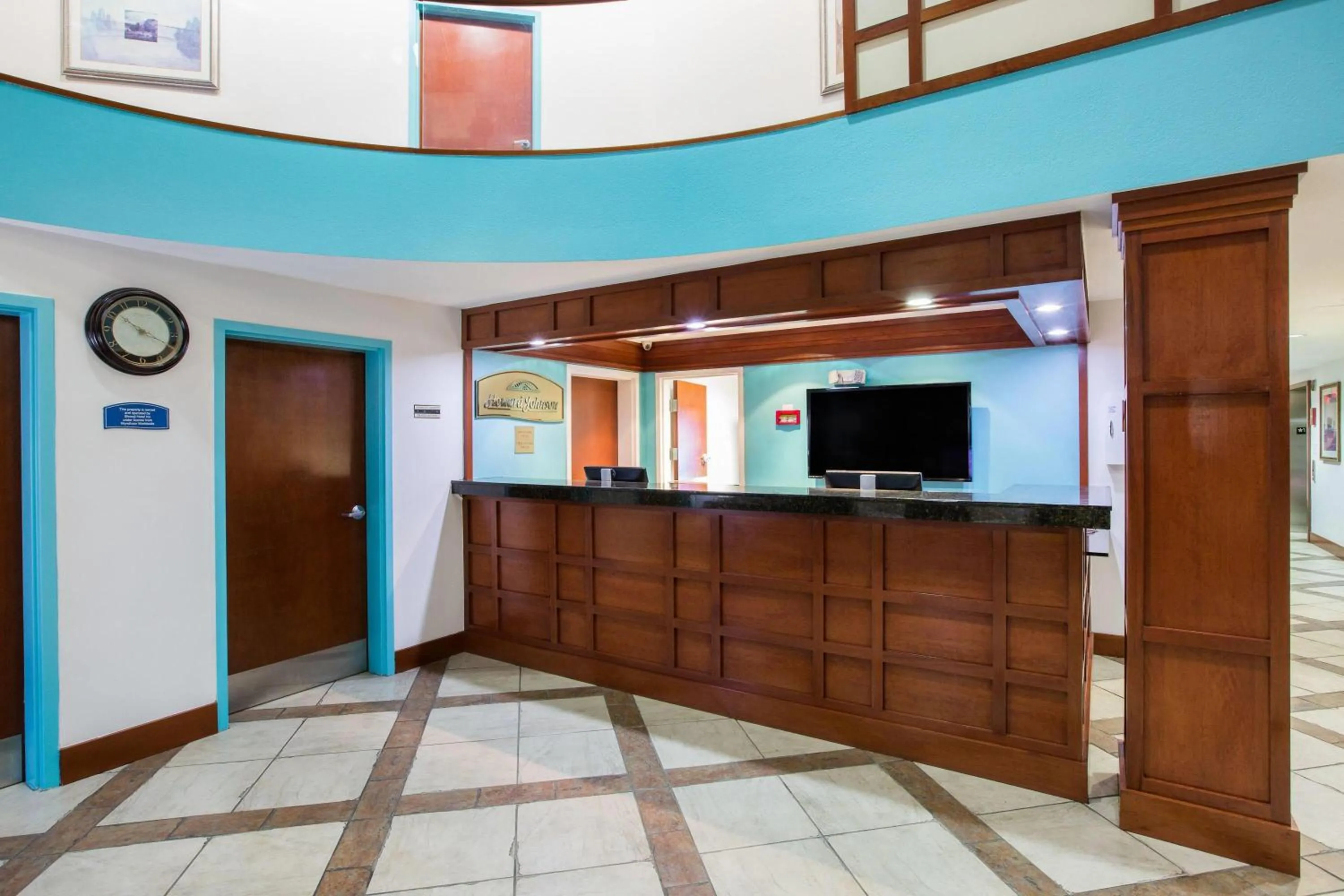 Lobby or reception in Howard Johnson by Wyndham Evansville East