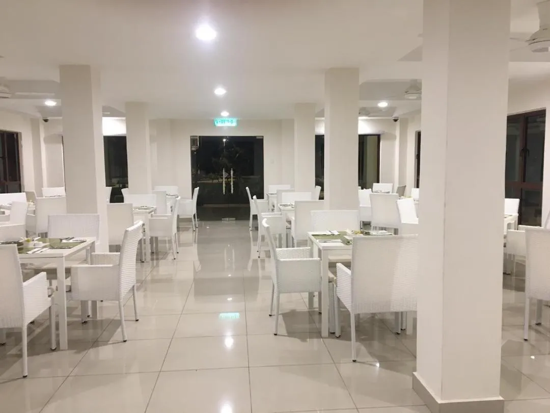 Restaurant/places to eat in Royale Chulan Cherating Chalet