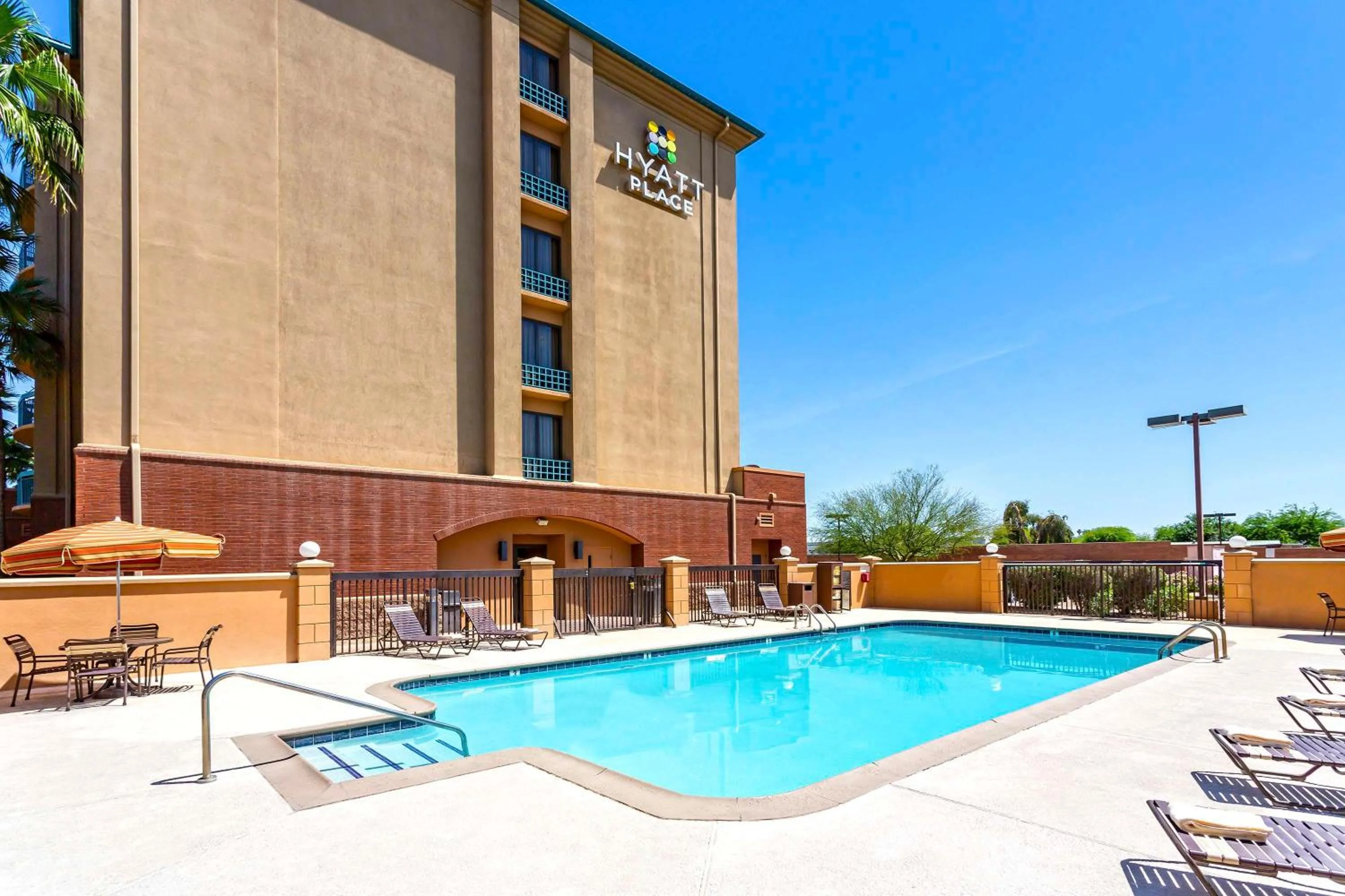 Swimming pool in Hyatt Place Tempe Phoenix Airport