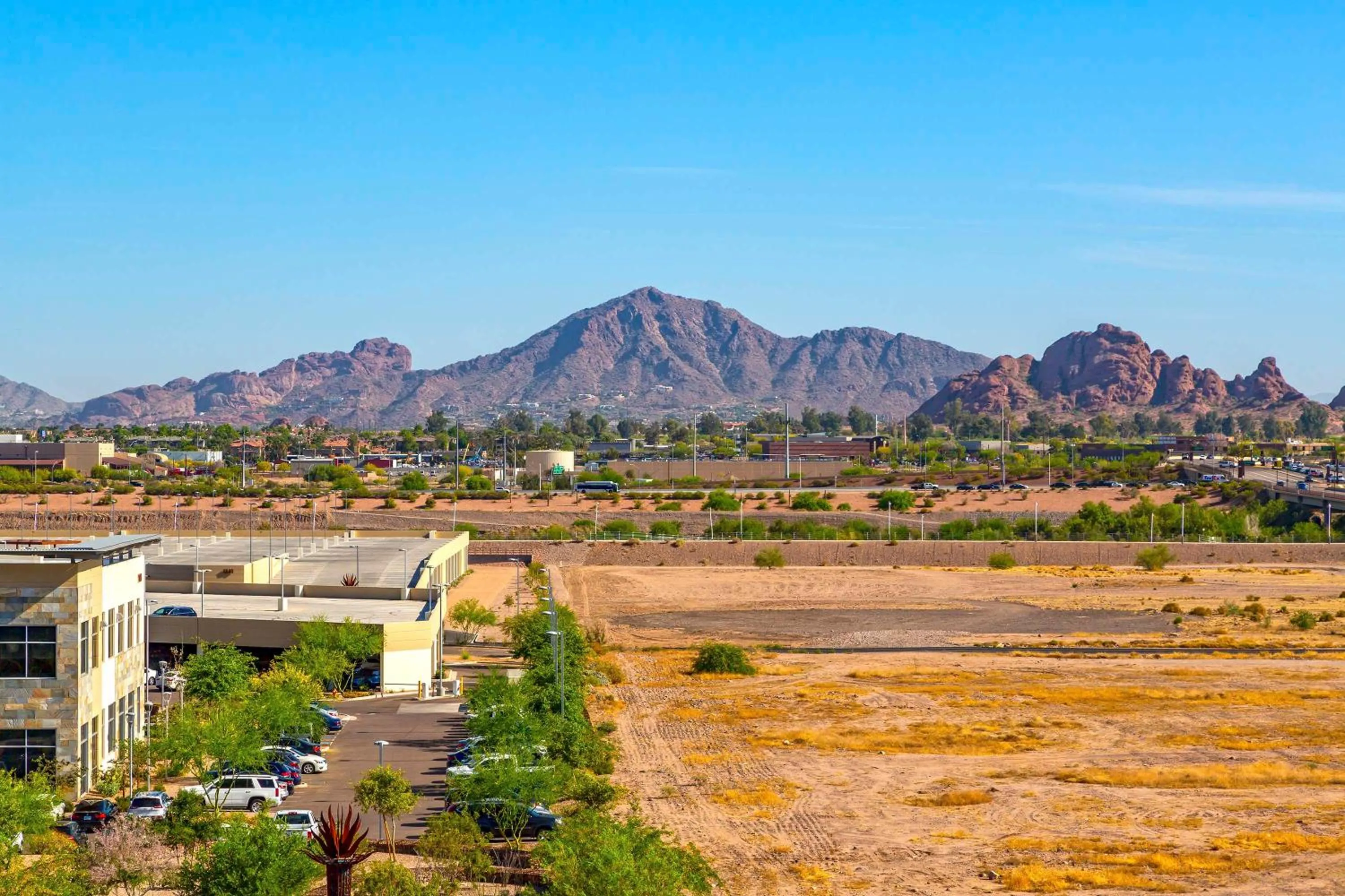Property building in Hyatt Place Tempe Phoenix Airport