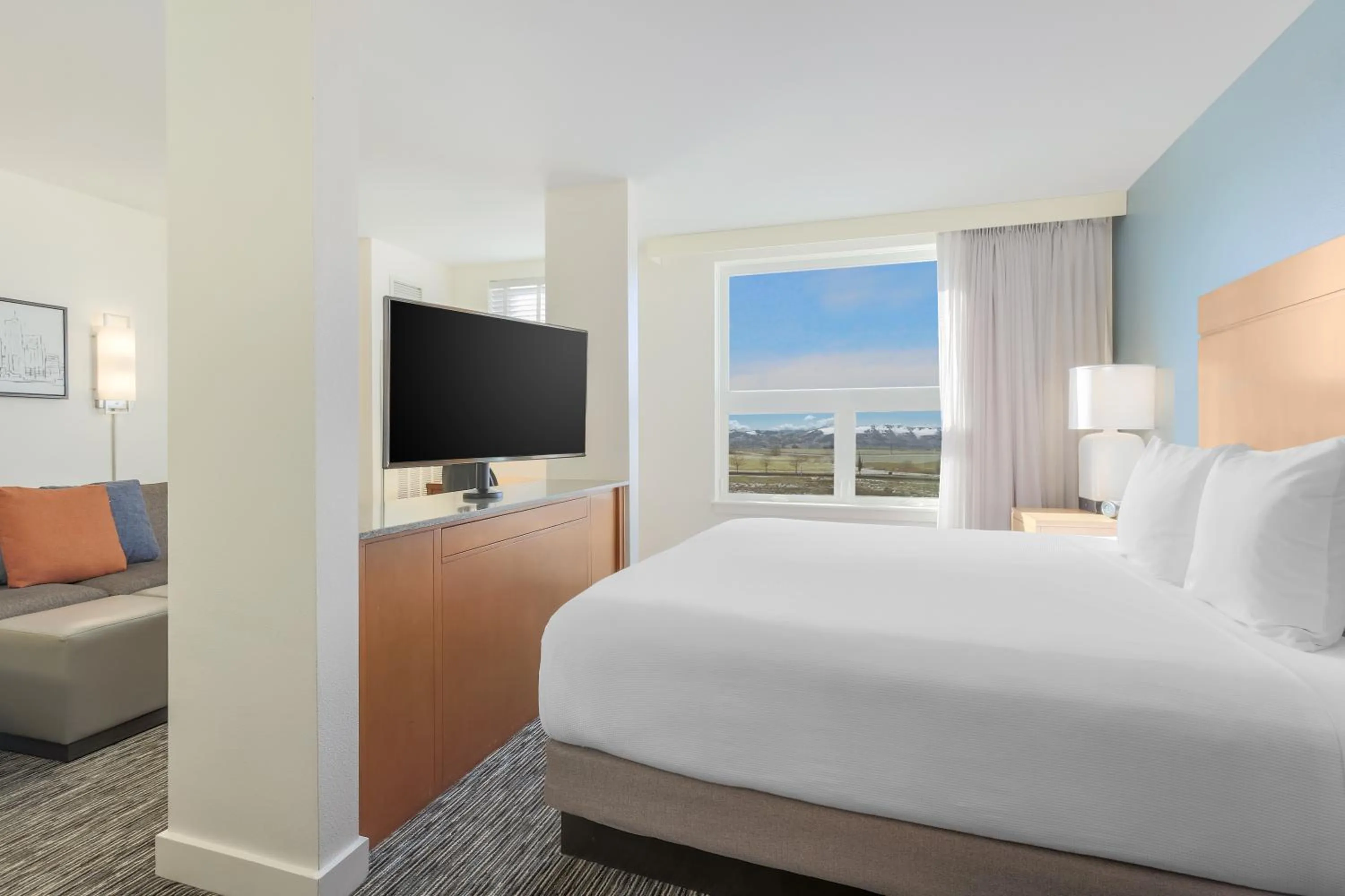 Bedroom, Bed in Hyatt House Denver Airport