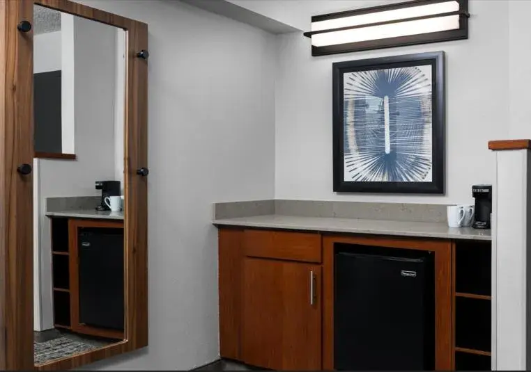 Double Room with Two Double Beds and Sofa Bed in Hyatt Place Atlanta Airport South Double Room with Two Double Beds and Sofa Bed in Hyatt Place Atlanta Airport South