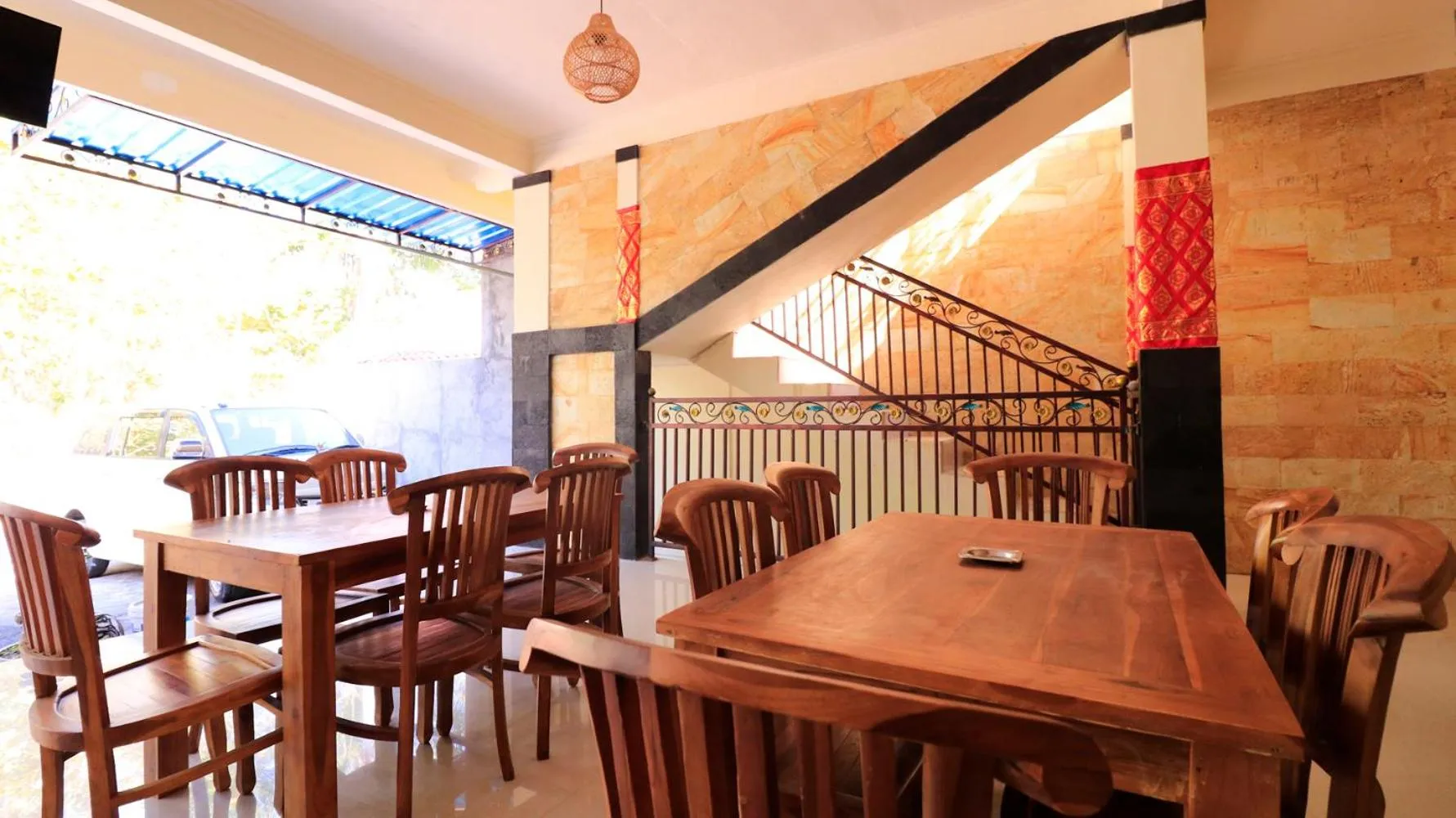 Restaurant/places to eat in Sukawati Inn at Crystal Bay