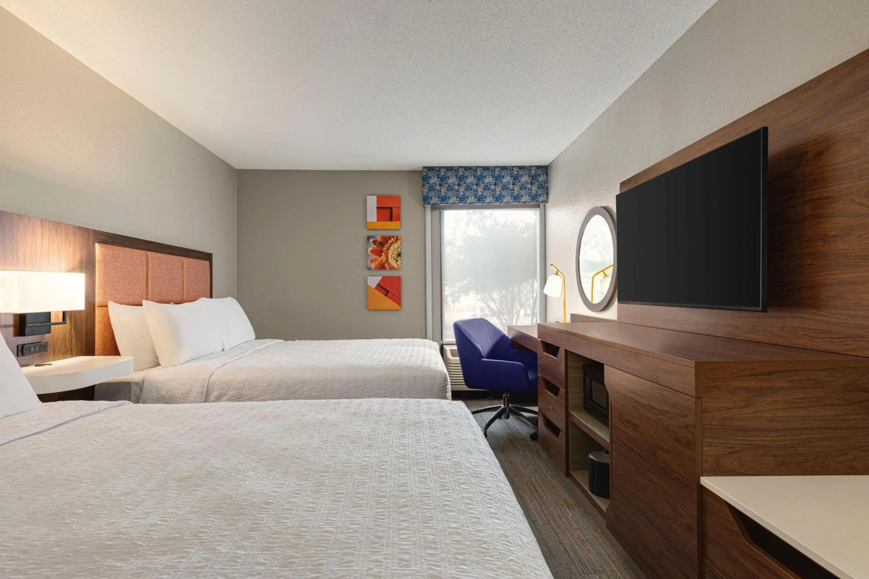 Bed in Hampton Inn Charlottesville