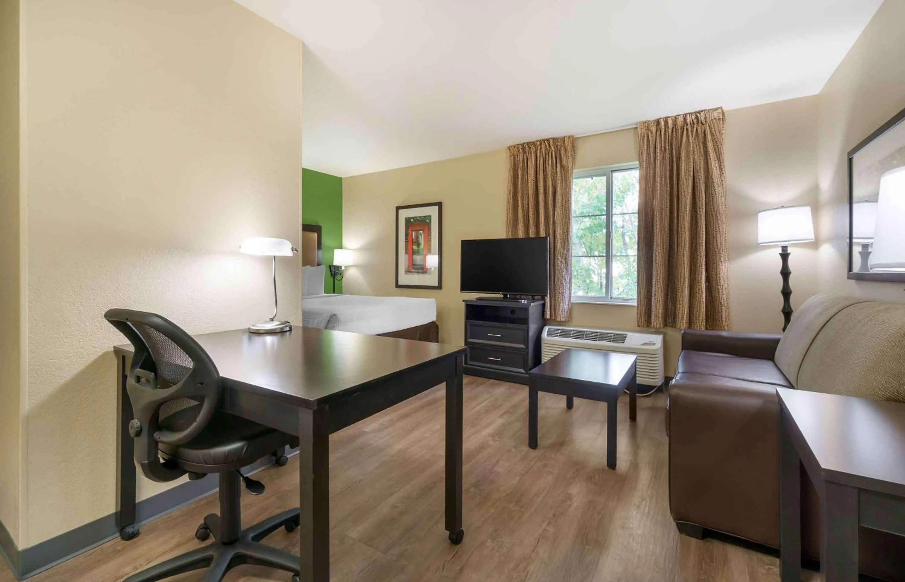 Bedroom in Extended Stay America Suites - Seattle - Bothell - Canyon Park