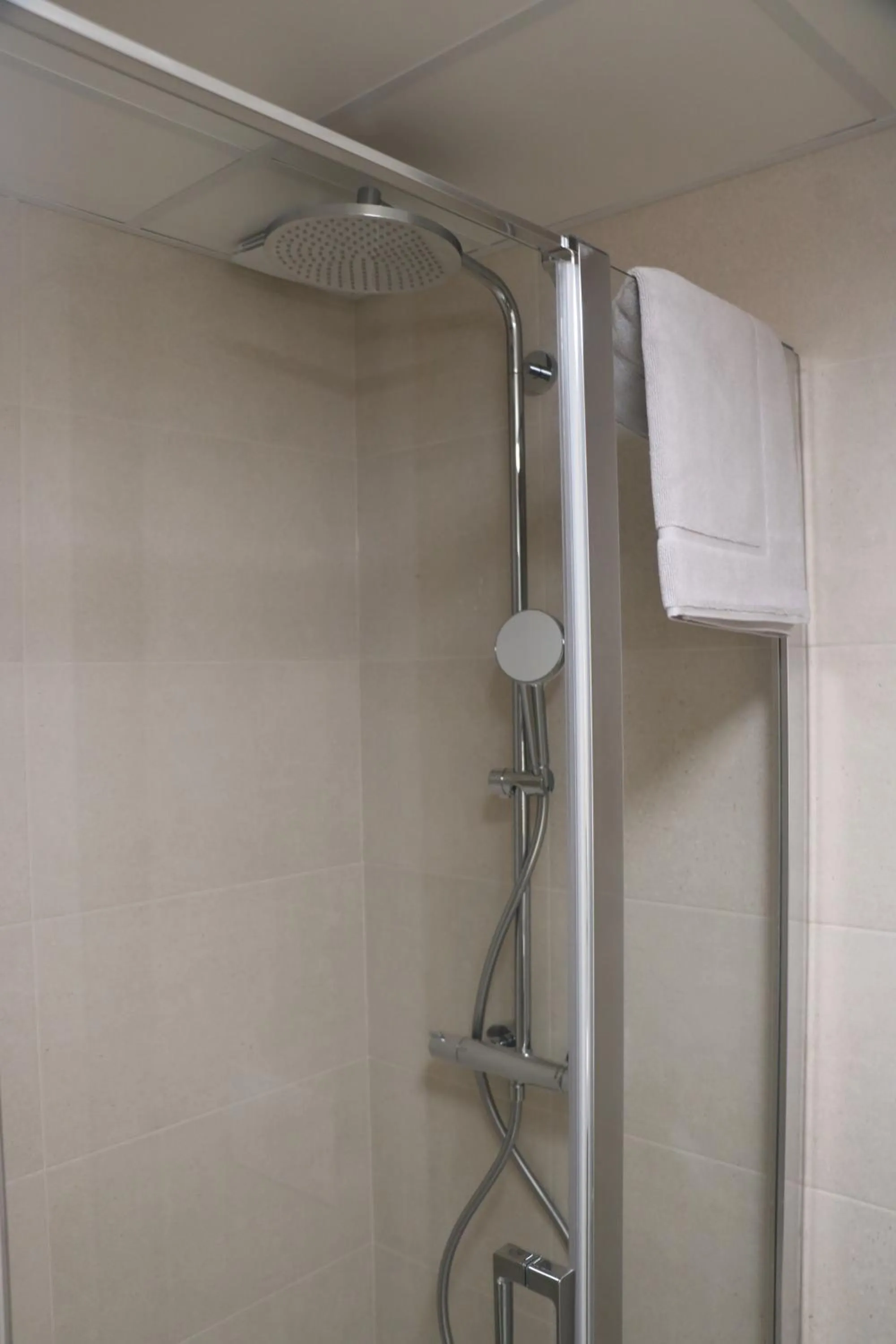 Bathroom in Abalys Hotel