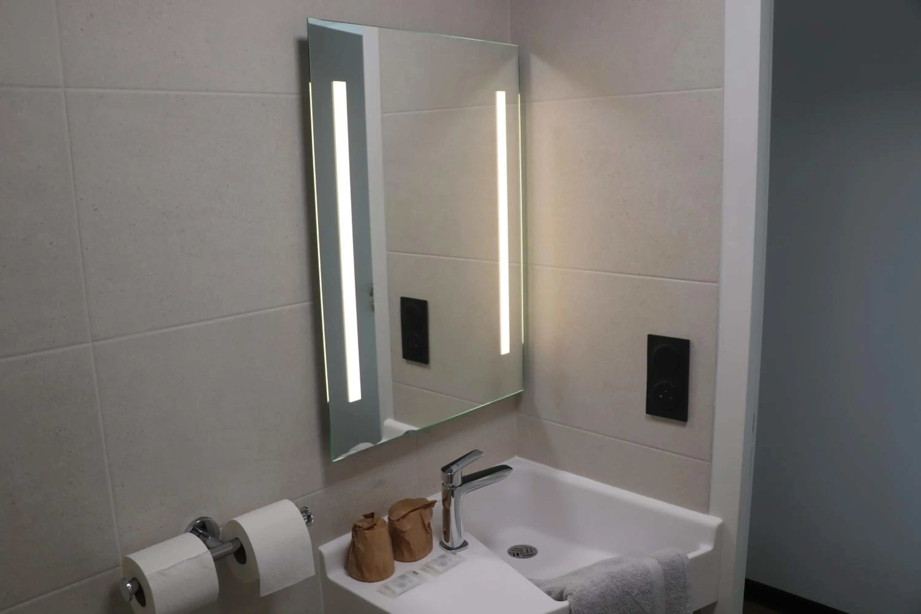 Bathroom in Abalys Hotel