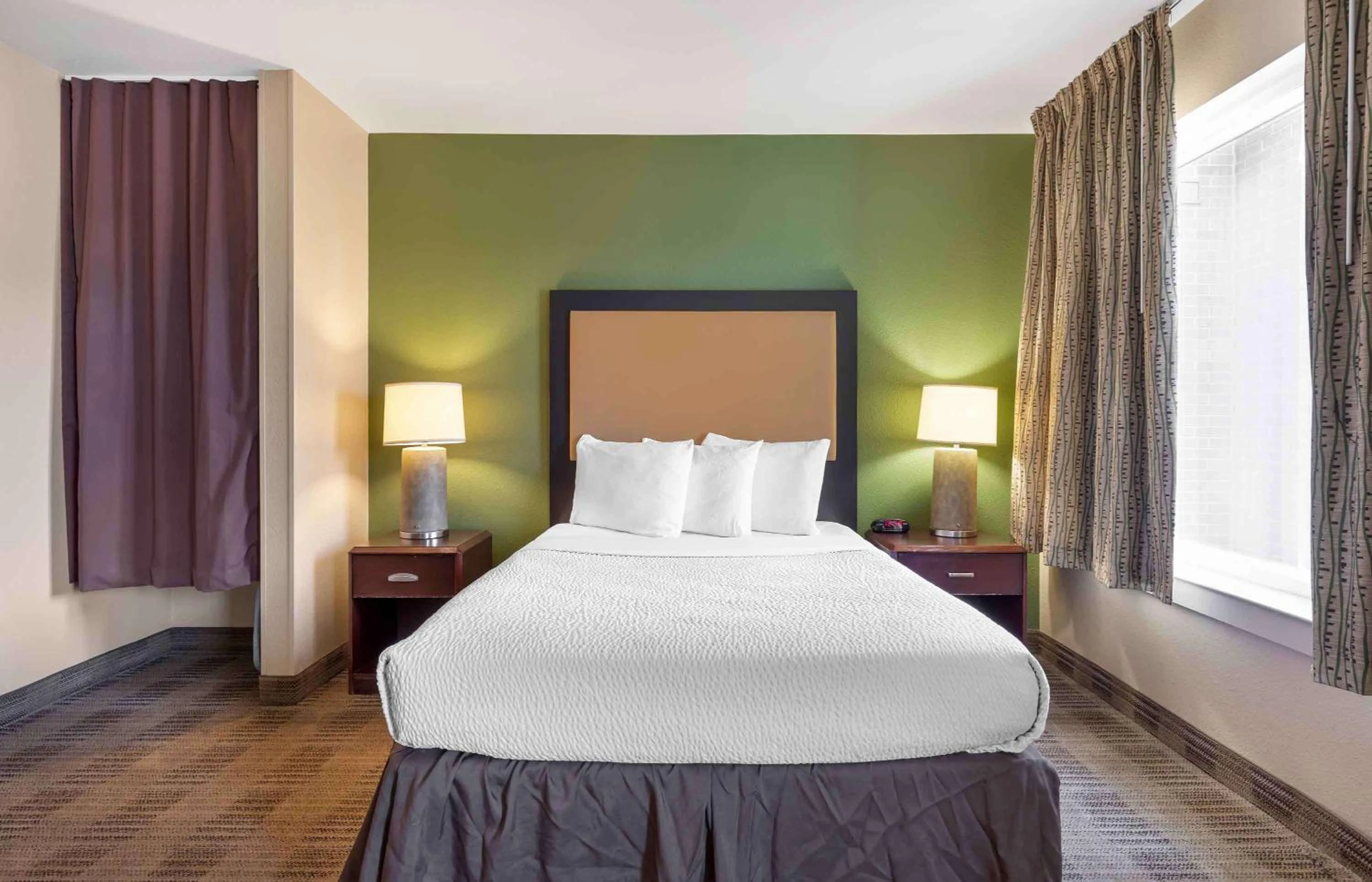 Bedroom, Bed in Extended Stay America Suites - Dallas - Plano