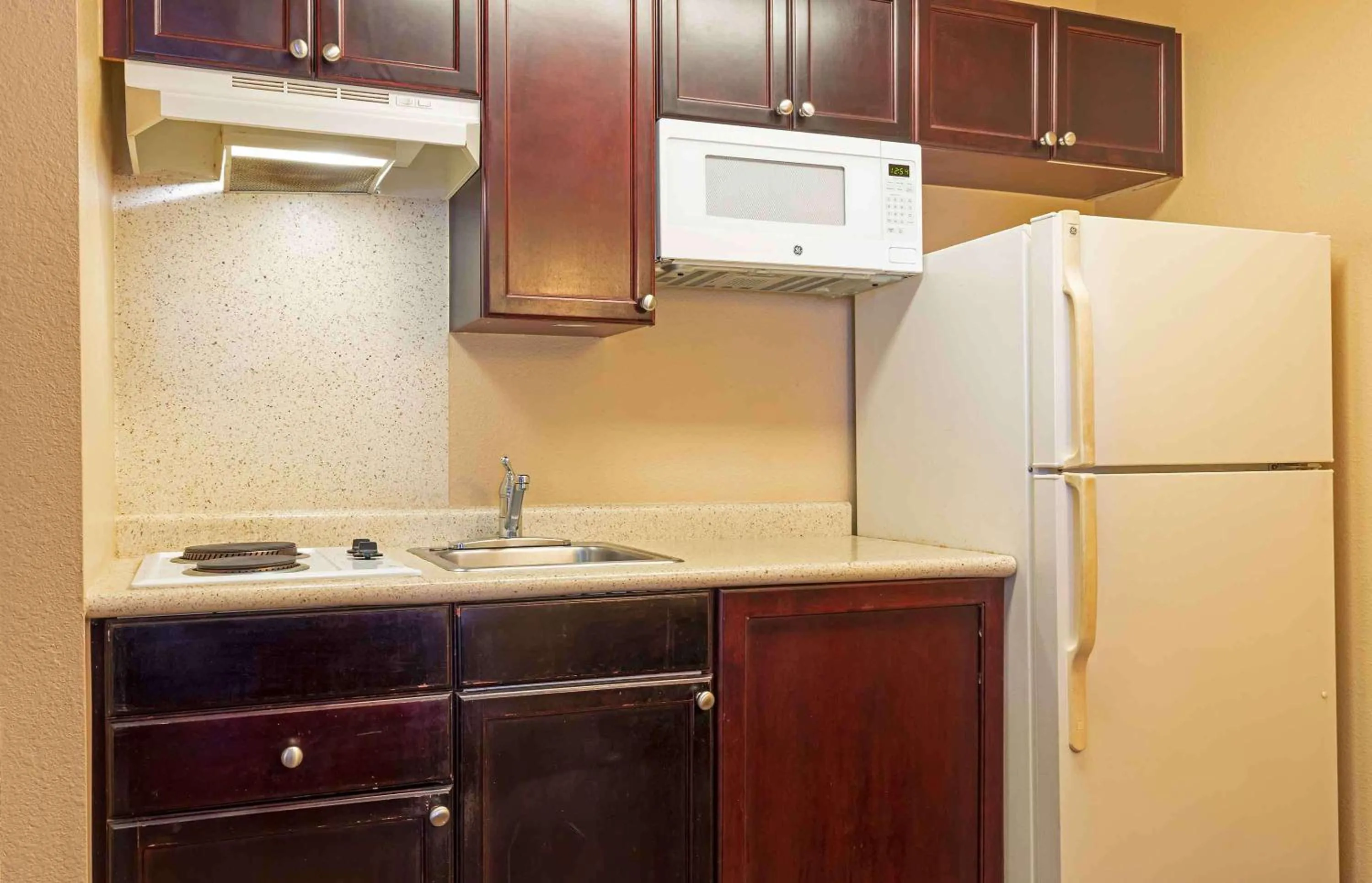 Kitchen or kitchenette in Extended Stay America Suites - Dallas - Plano