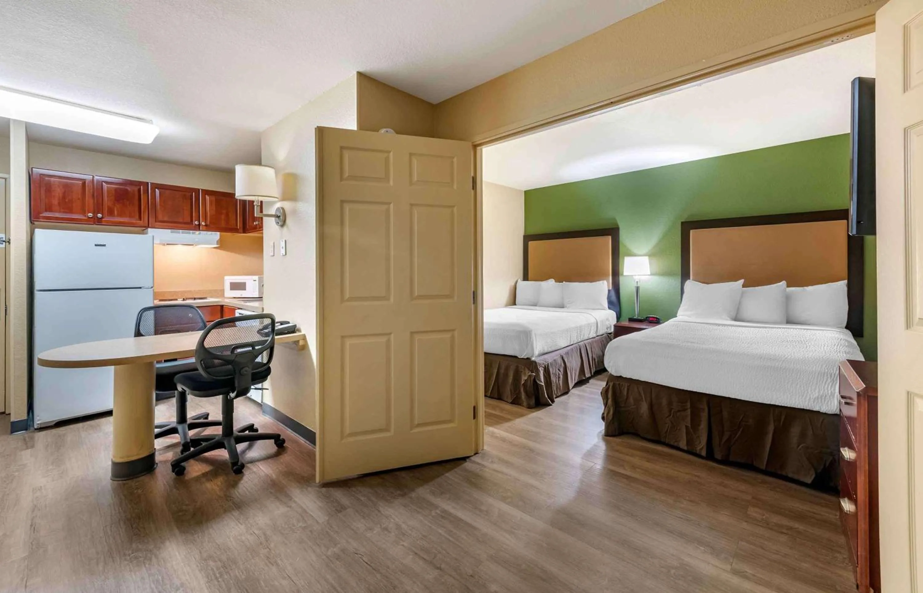 Bedroom, Bed in Extended Stay America Suites - Dallas - Plano