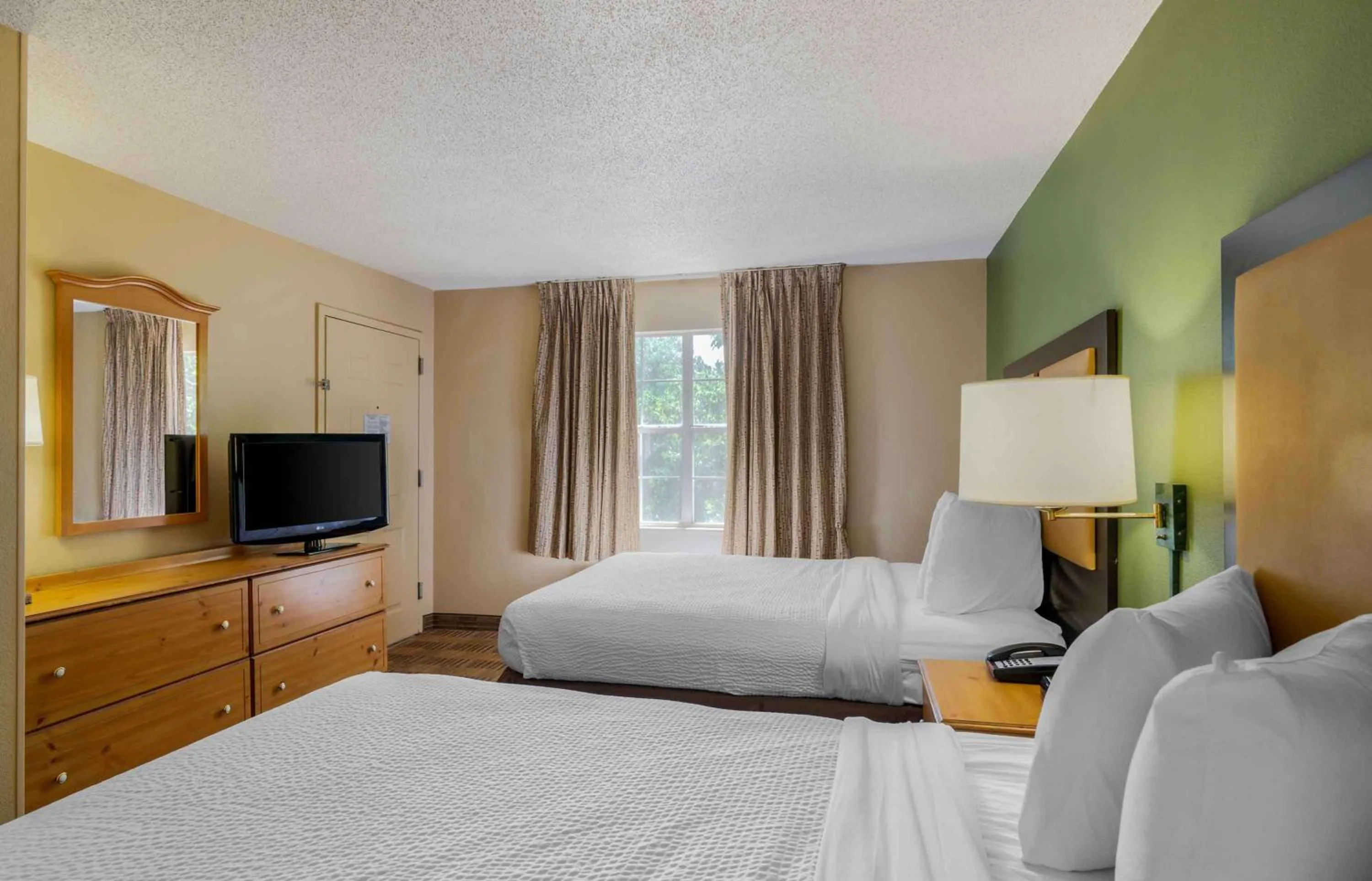 Bedroom, Bed in Extended Stay America Select Suites - Atlanta - Cumberland Mall