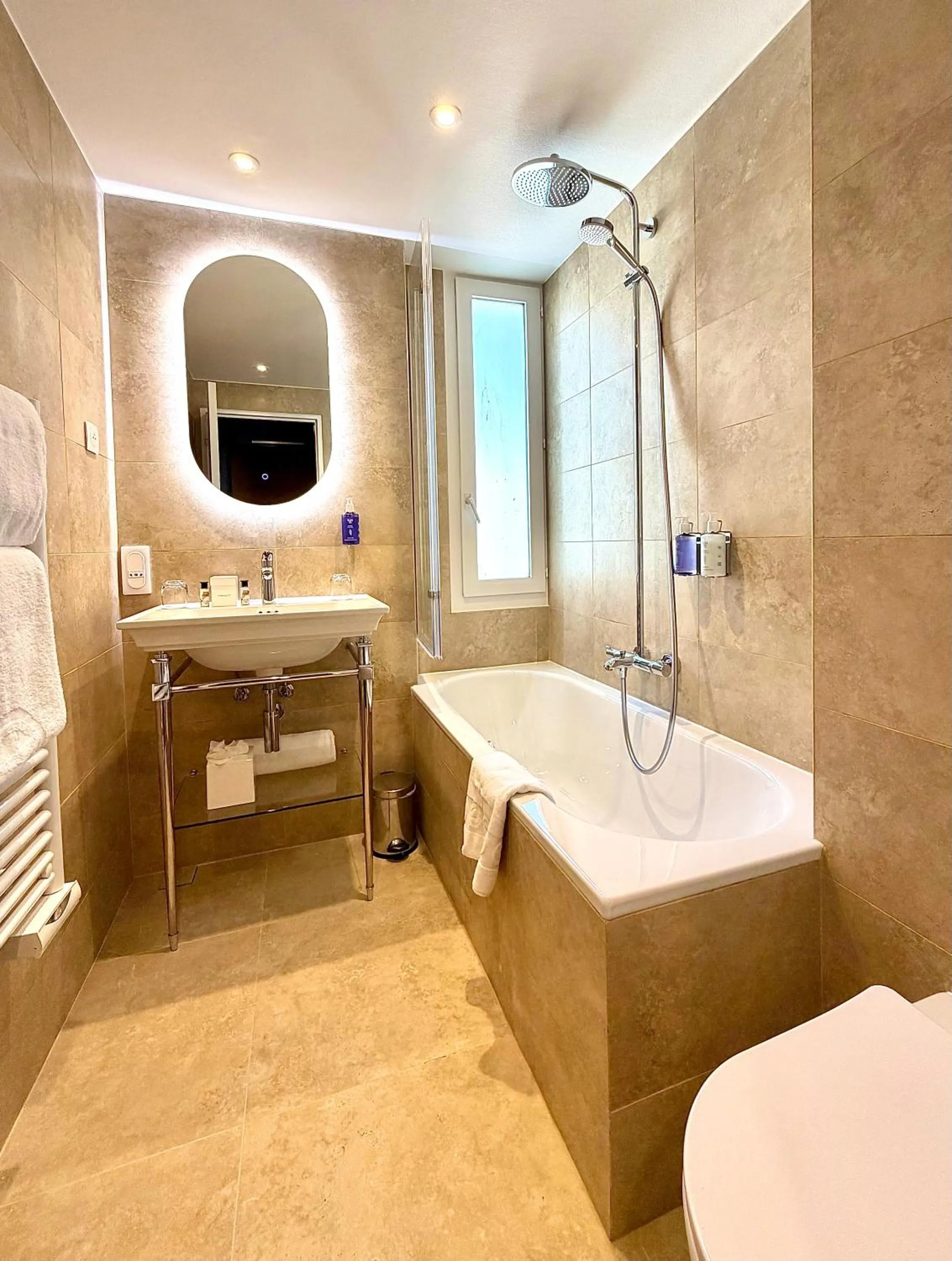 Bed in Le Pergolèse Paris Champs Elysées