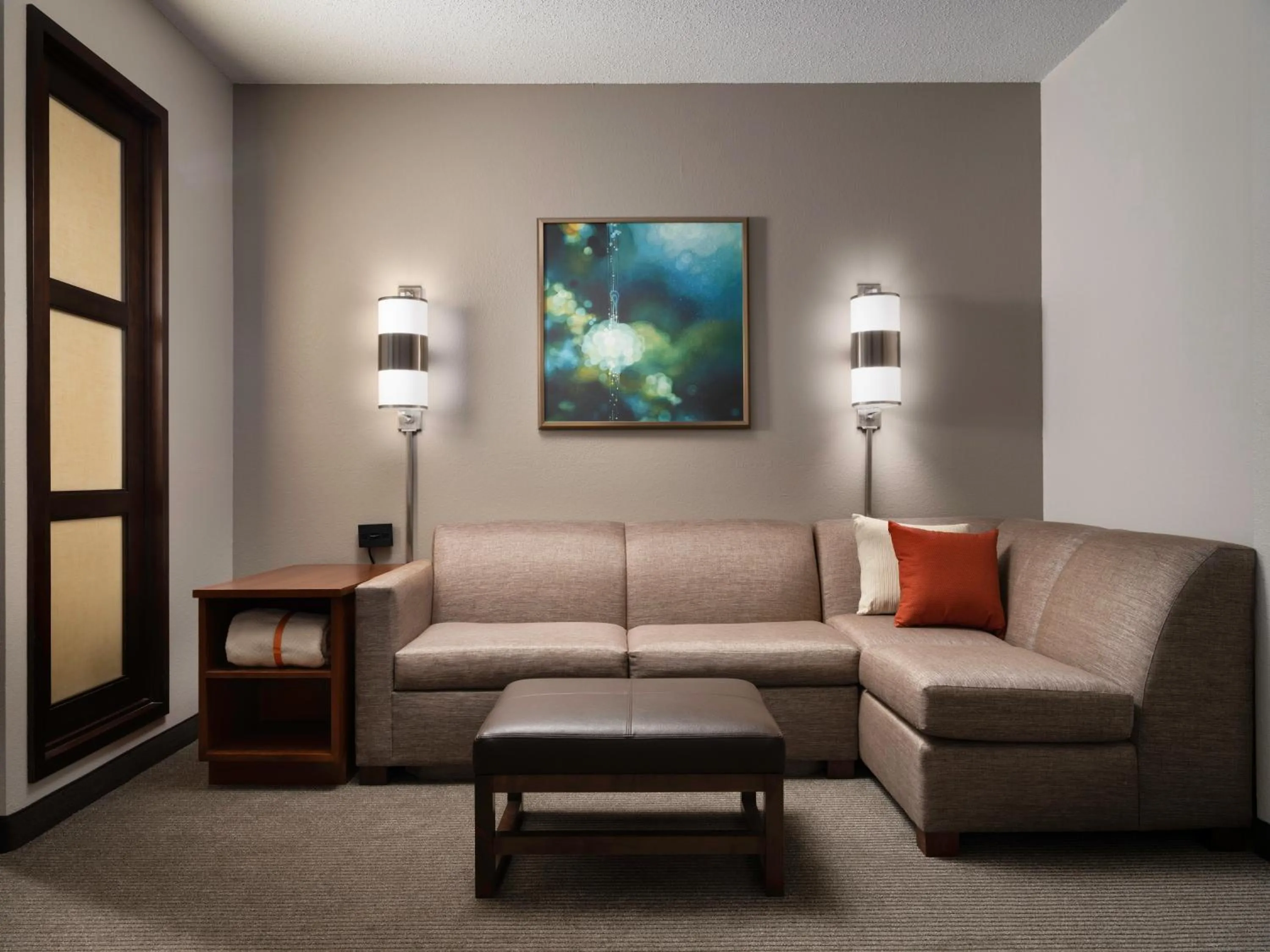 Seating area in Hyatt Place Columbus/Dublin