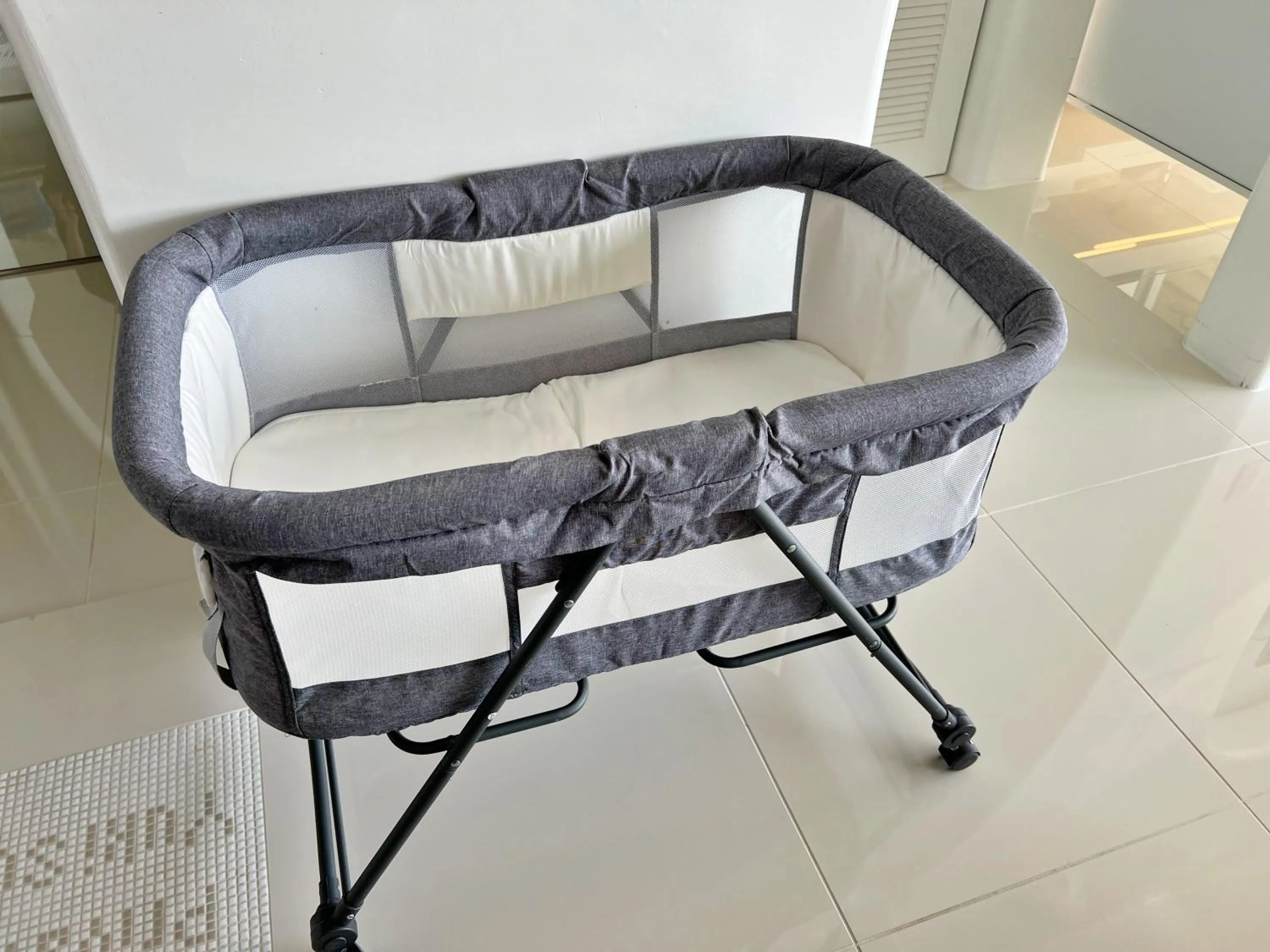 cot in Yuki Suite Kourijima