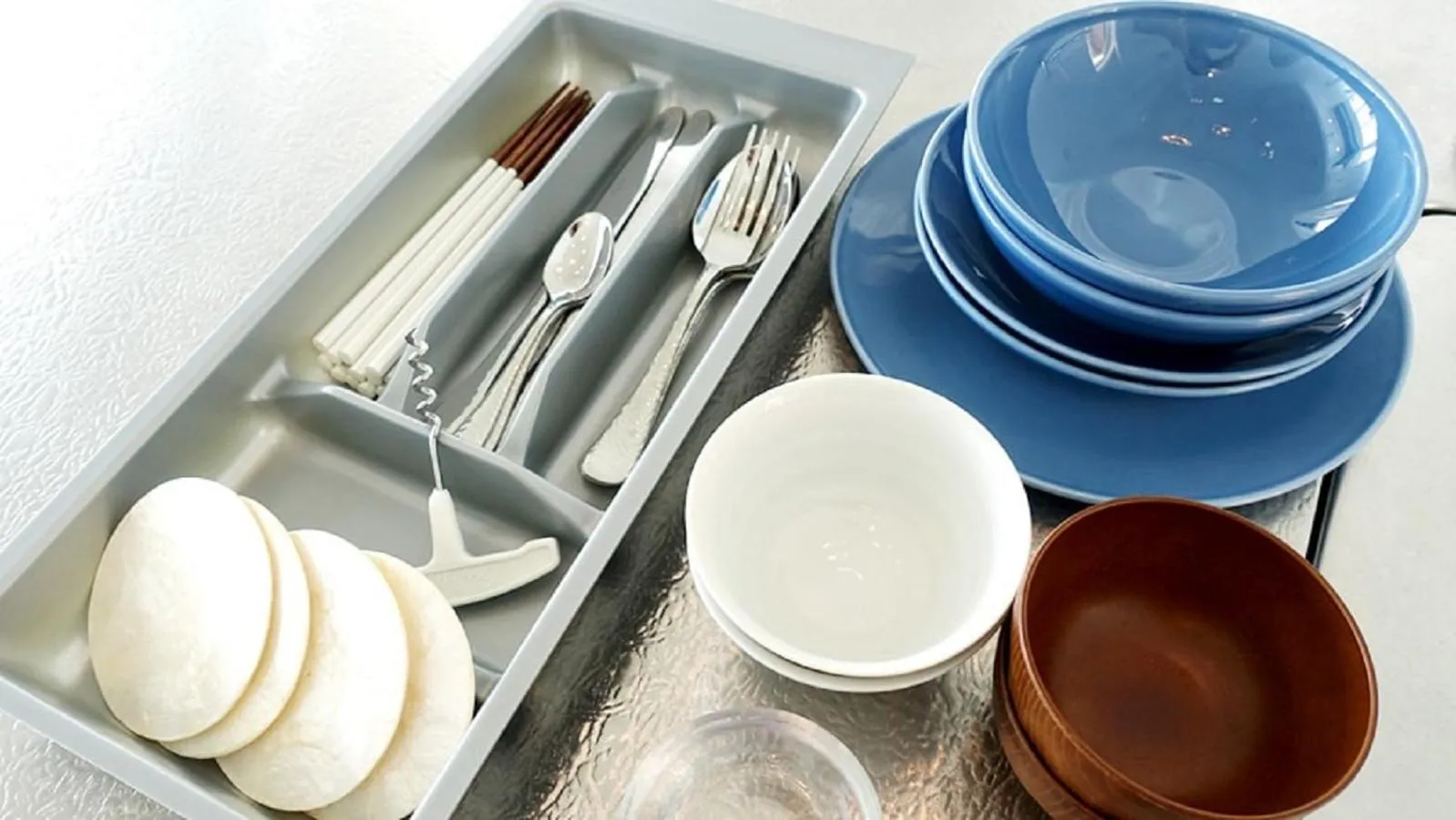 kitchen in Yuki Suite Kourijima