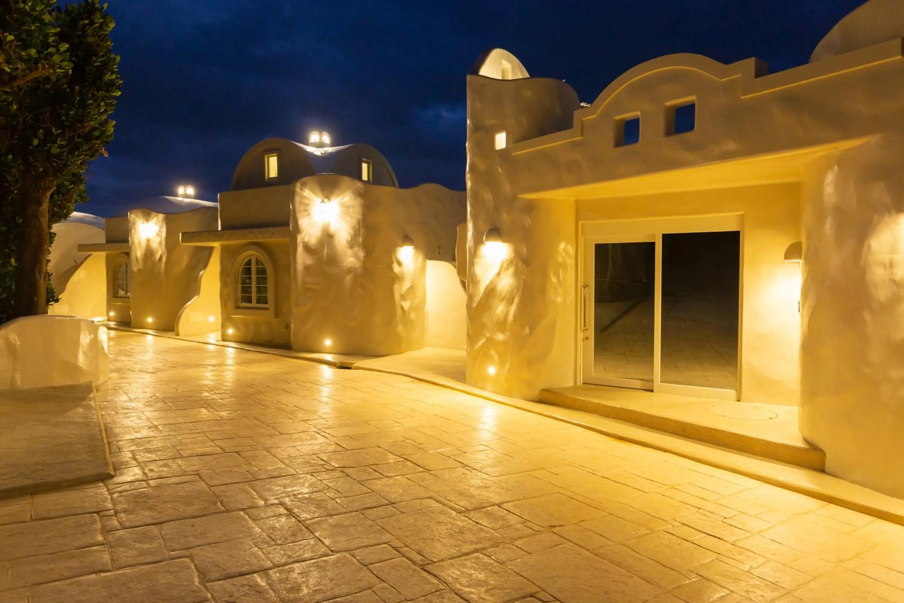 Property building in Yuki Suite Kourijima