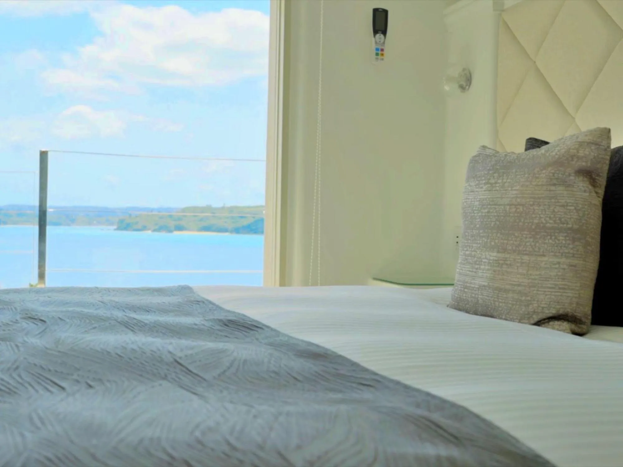 Sea view, Bed in Yuki Suite Kourijima