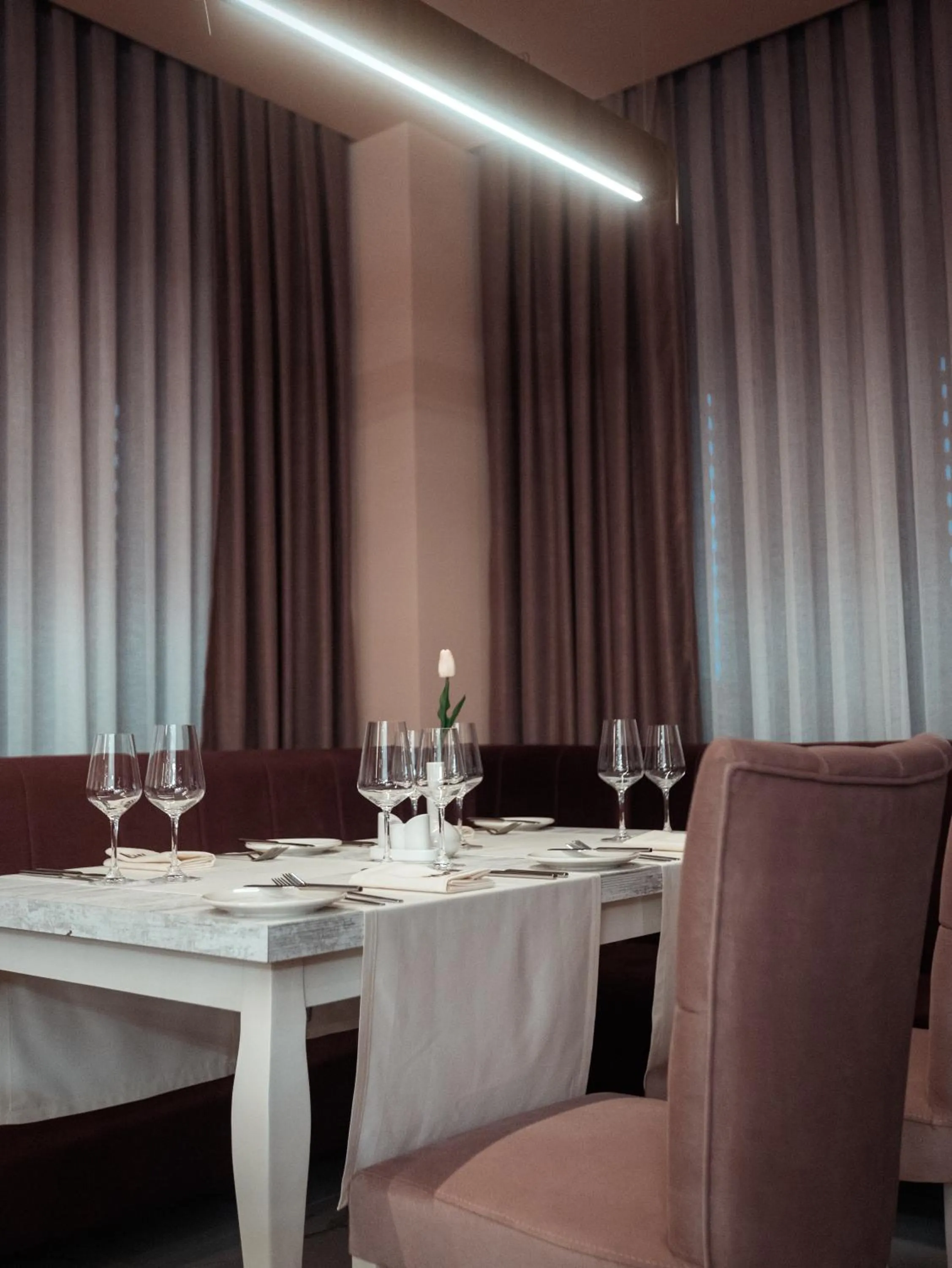 Restaurant/places to eat in Midtown Hotel Baku