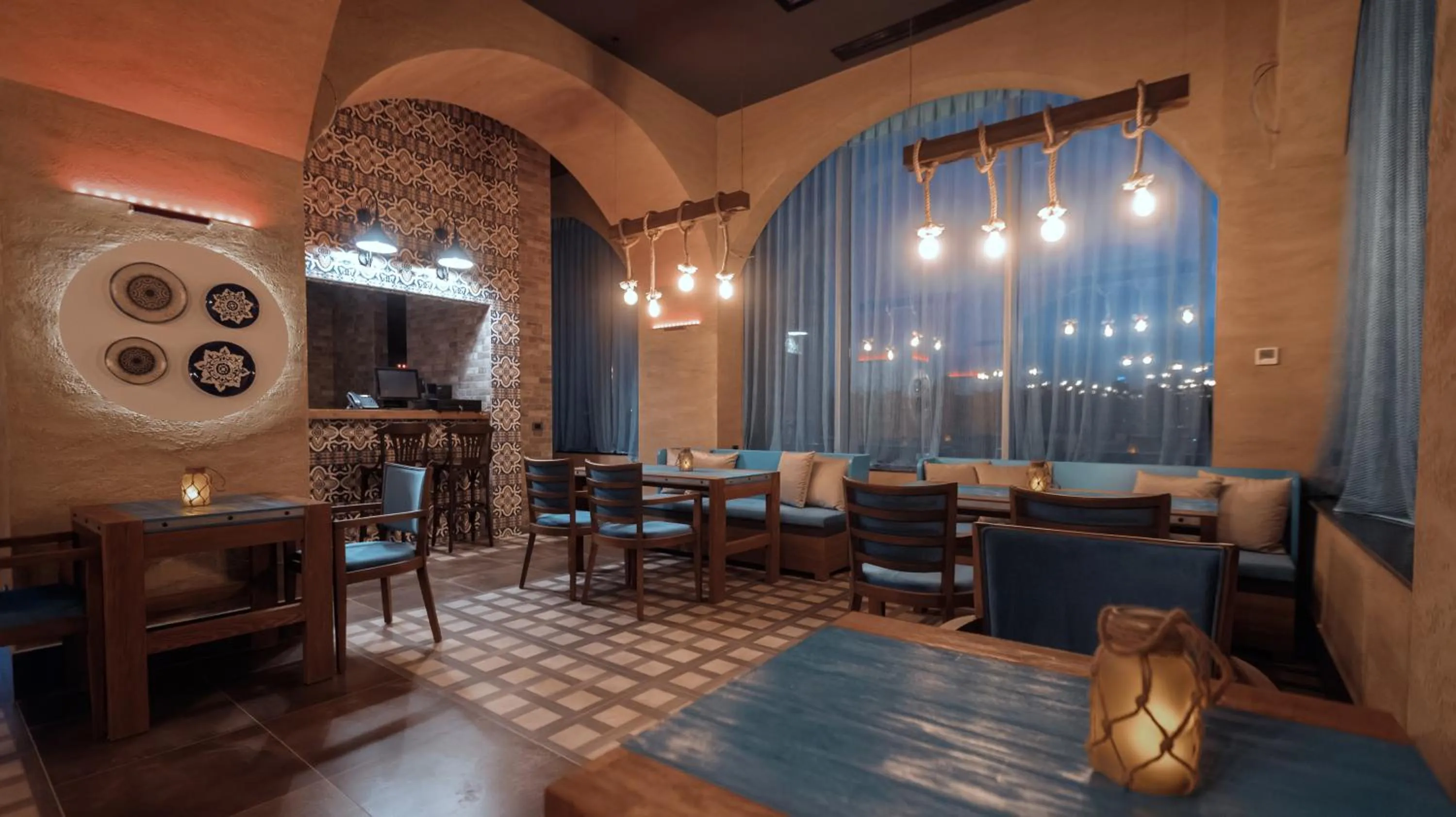 Restaurant/places to eat in Midtown Hotel Baku