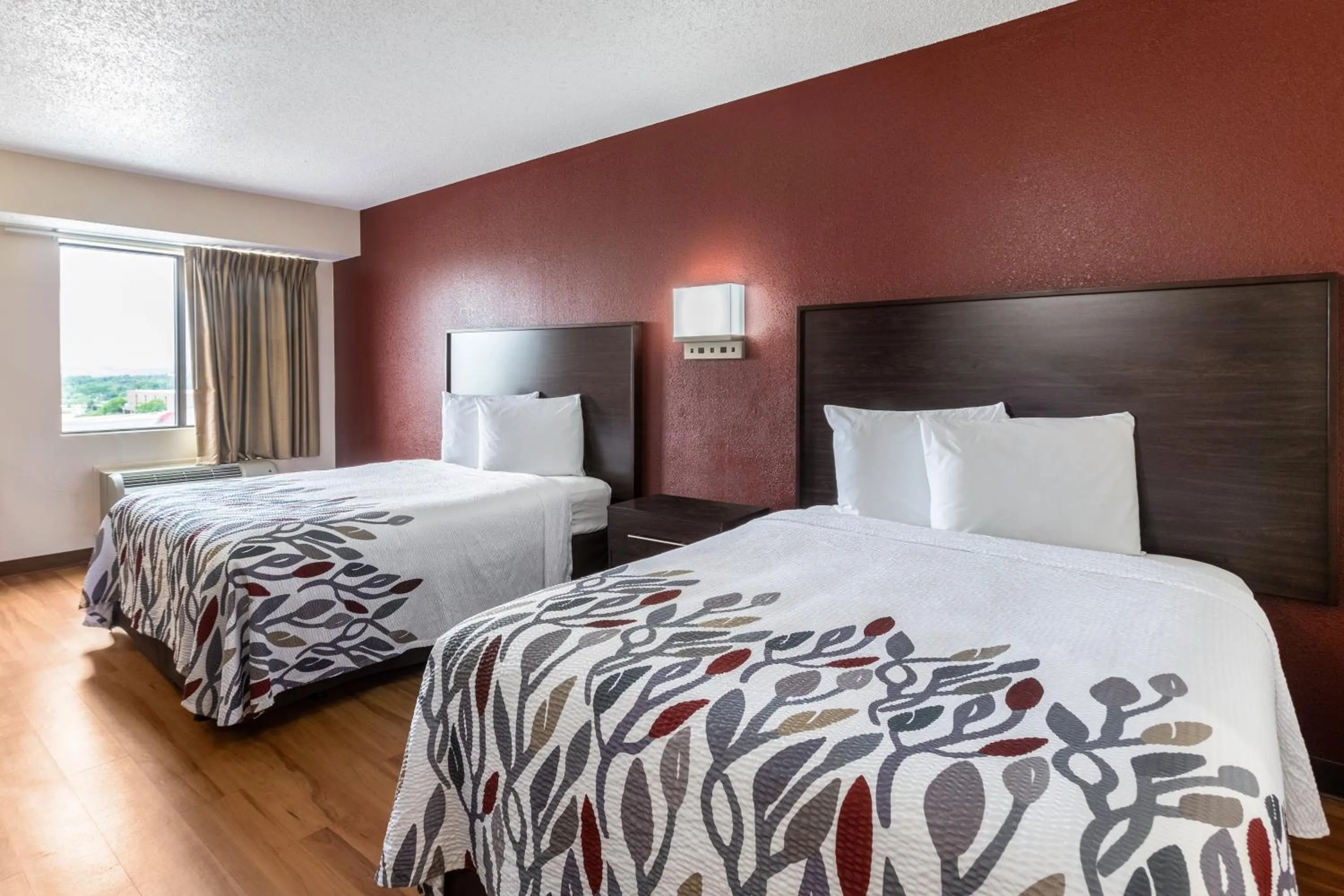 Photo of the whole room, Bed in Red Roof Inn El Paso West