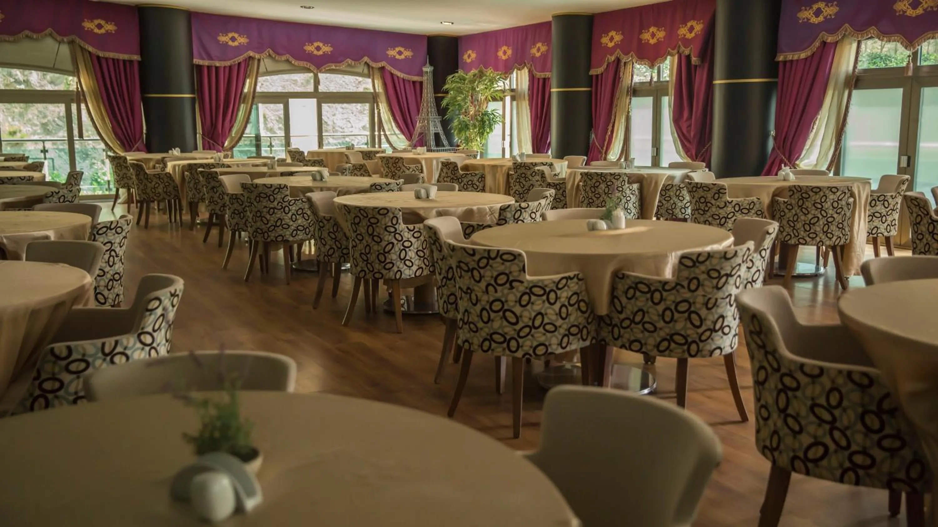 Restaurant/places to eat in Sarot Termal Park Resort & Spa - Halal Hotel