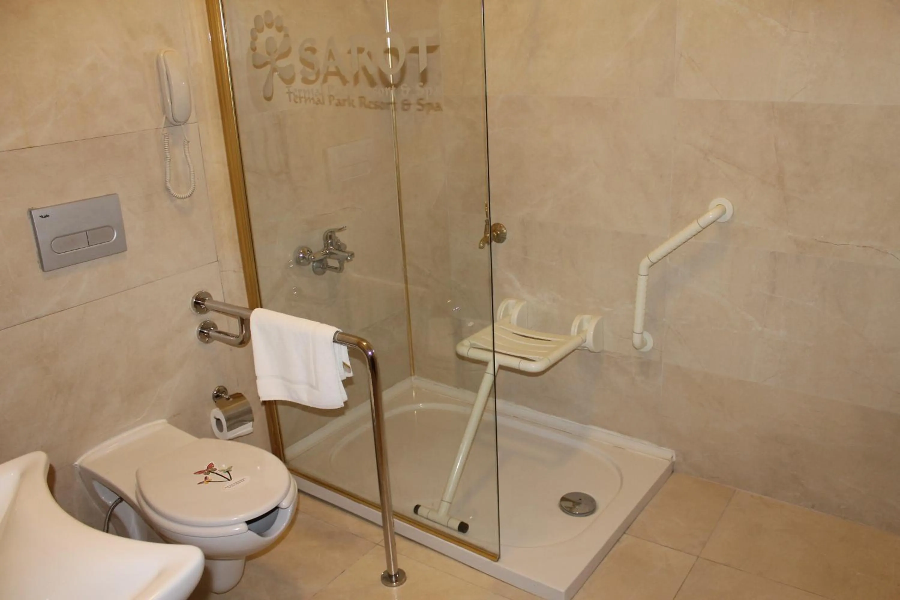 Toilet in Sarot Termal Park Resort & Spa - Halal Hotel