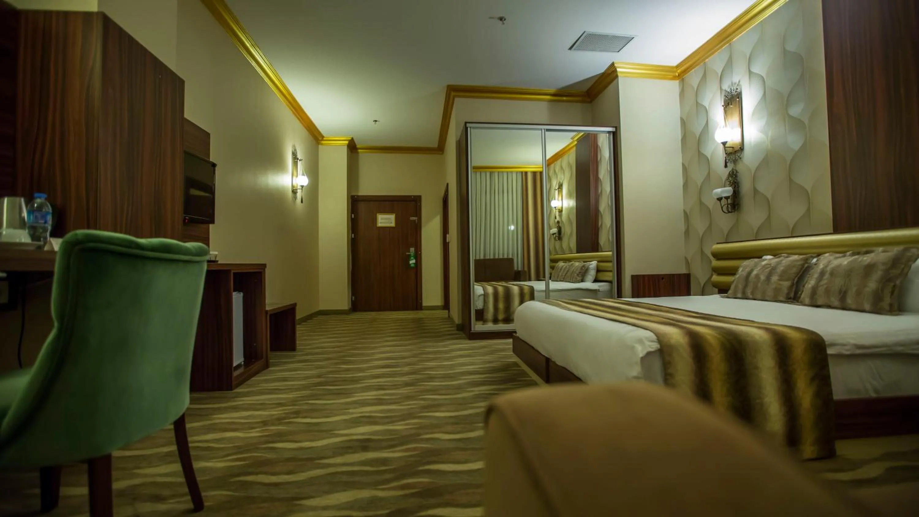 Bed in Sarot Termal Park Resort & Spa - Halal Hotel