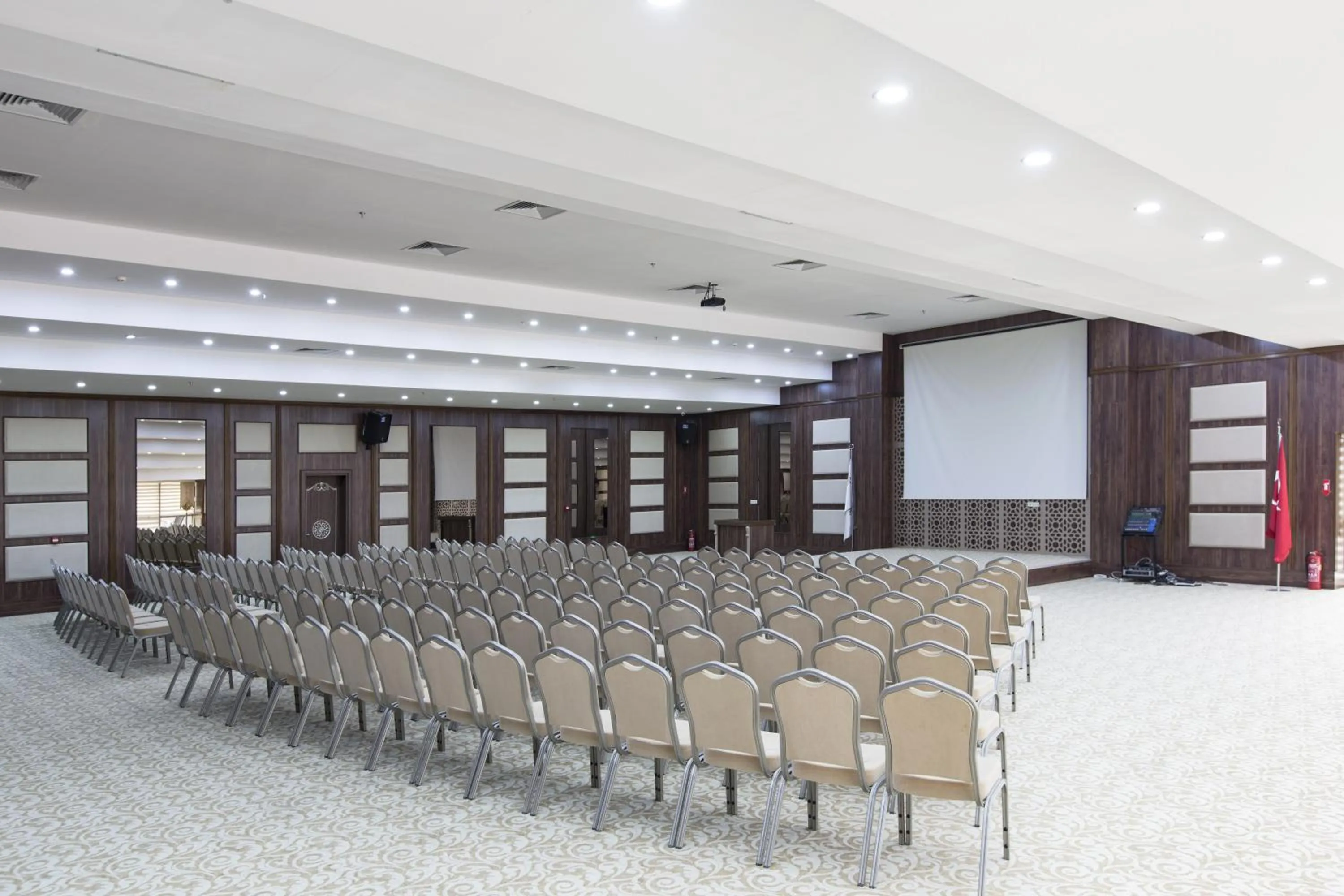 Meeting/conference room in Sarot Termal Park Resort & Spa - Halal Hotel
