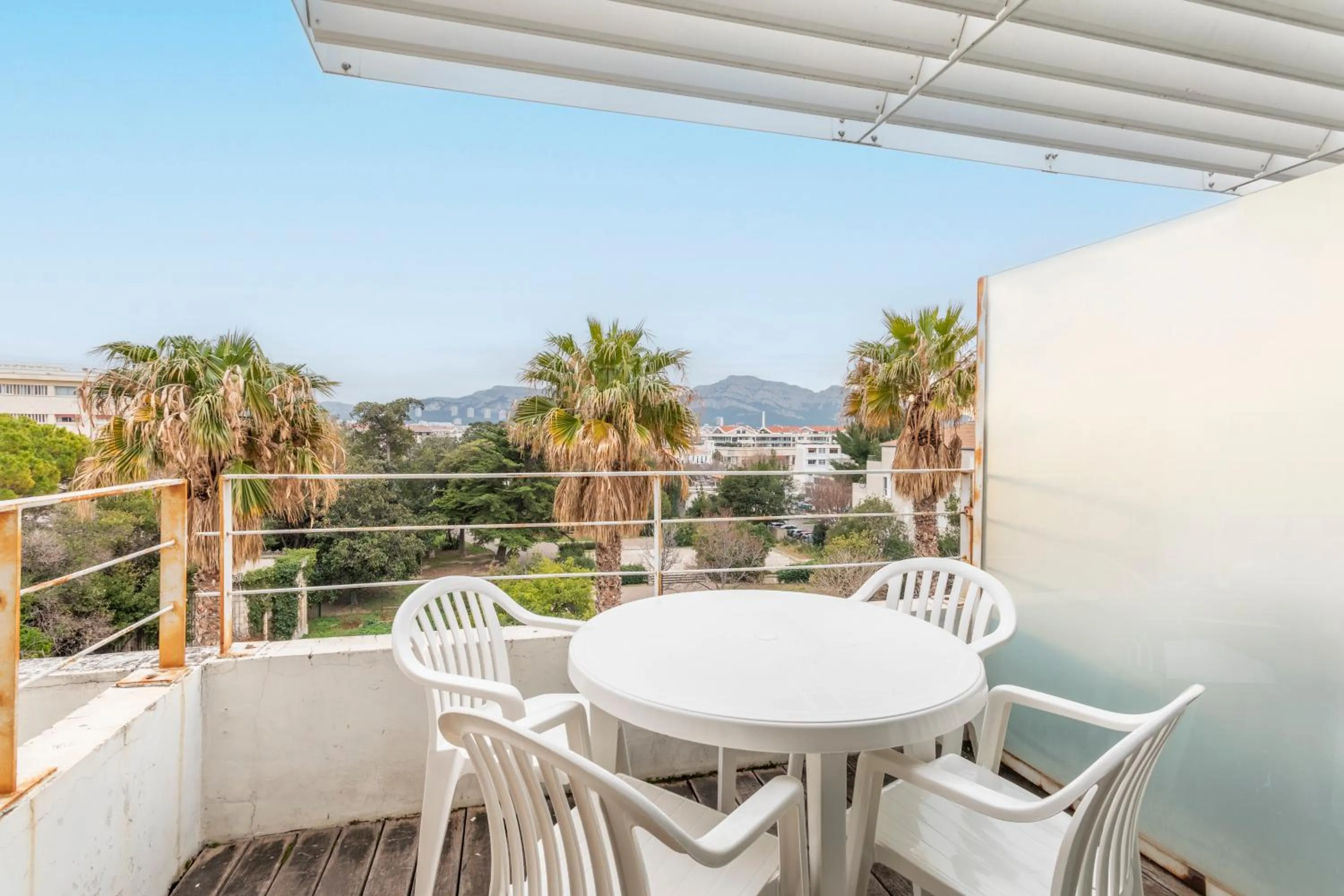 Balcony/Terrace in Comfort Aparthotel Marseille Prado