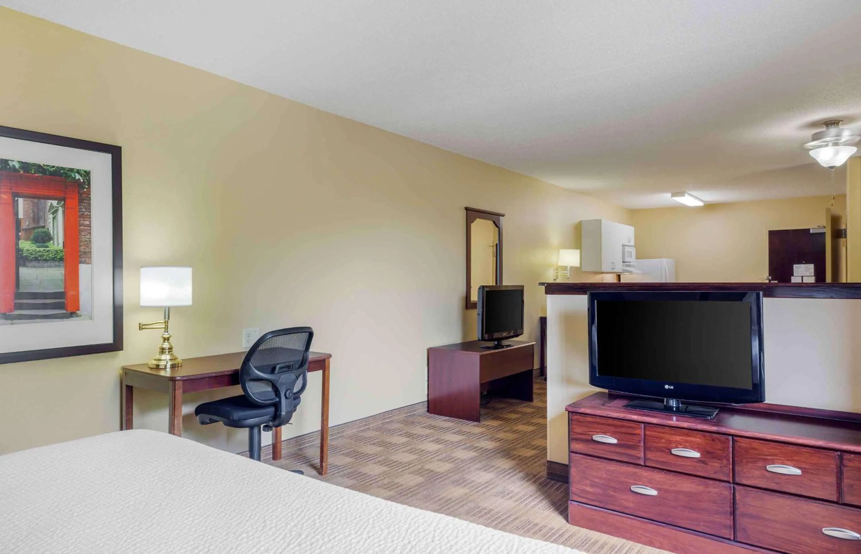 Bedroom, Bed in Extended Stay America Select Suites - Phoenix - Mesa - West