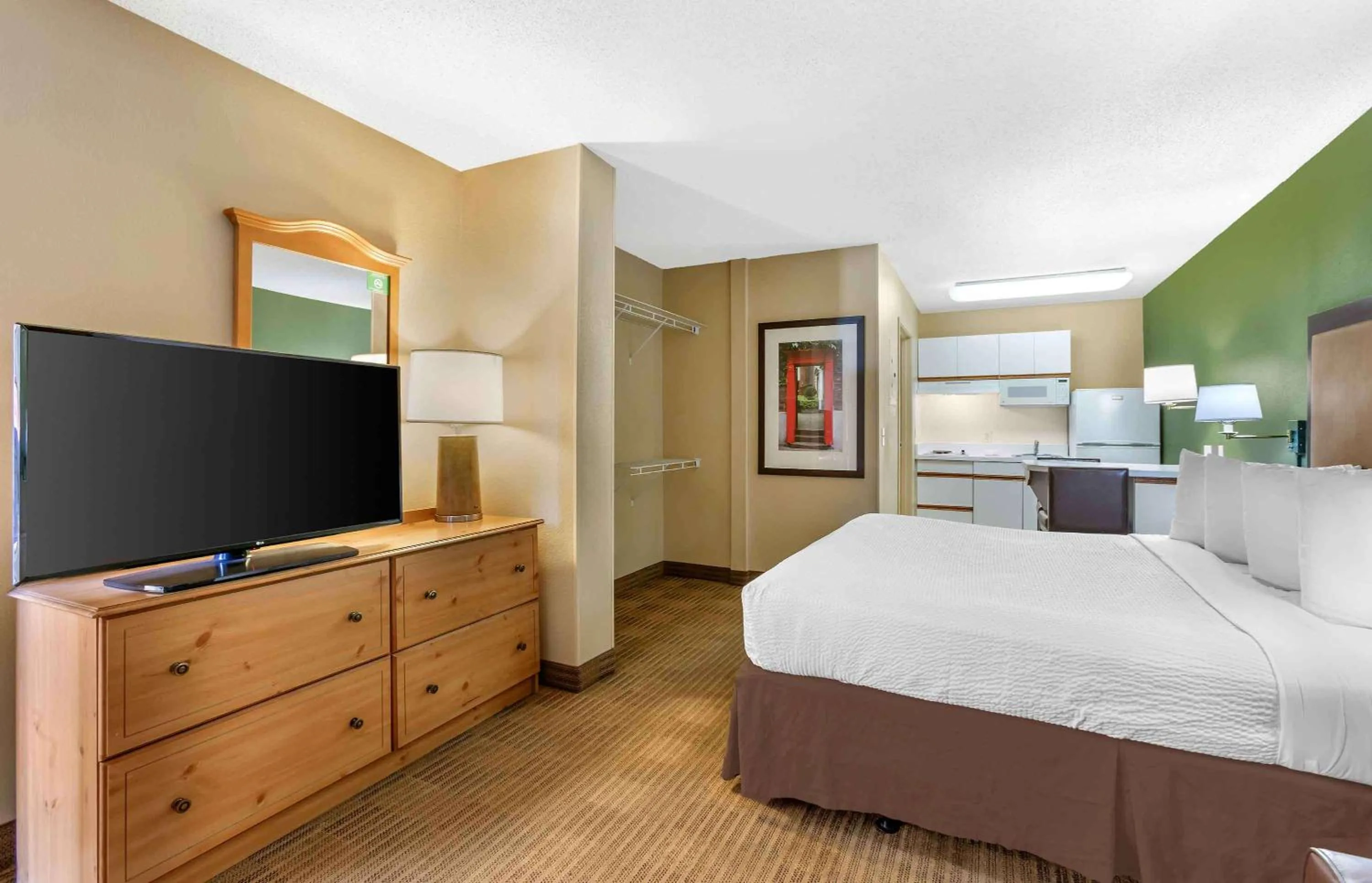 Bedroom, Bed in Extended Stay America Select Suites - Phoenix - Mesa - West