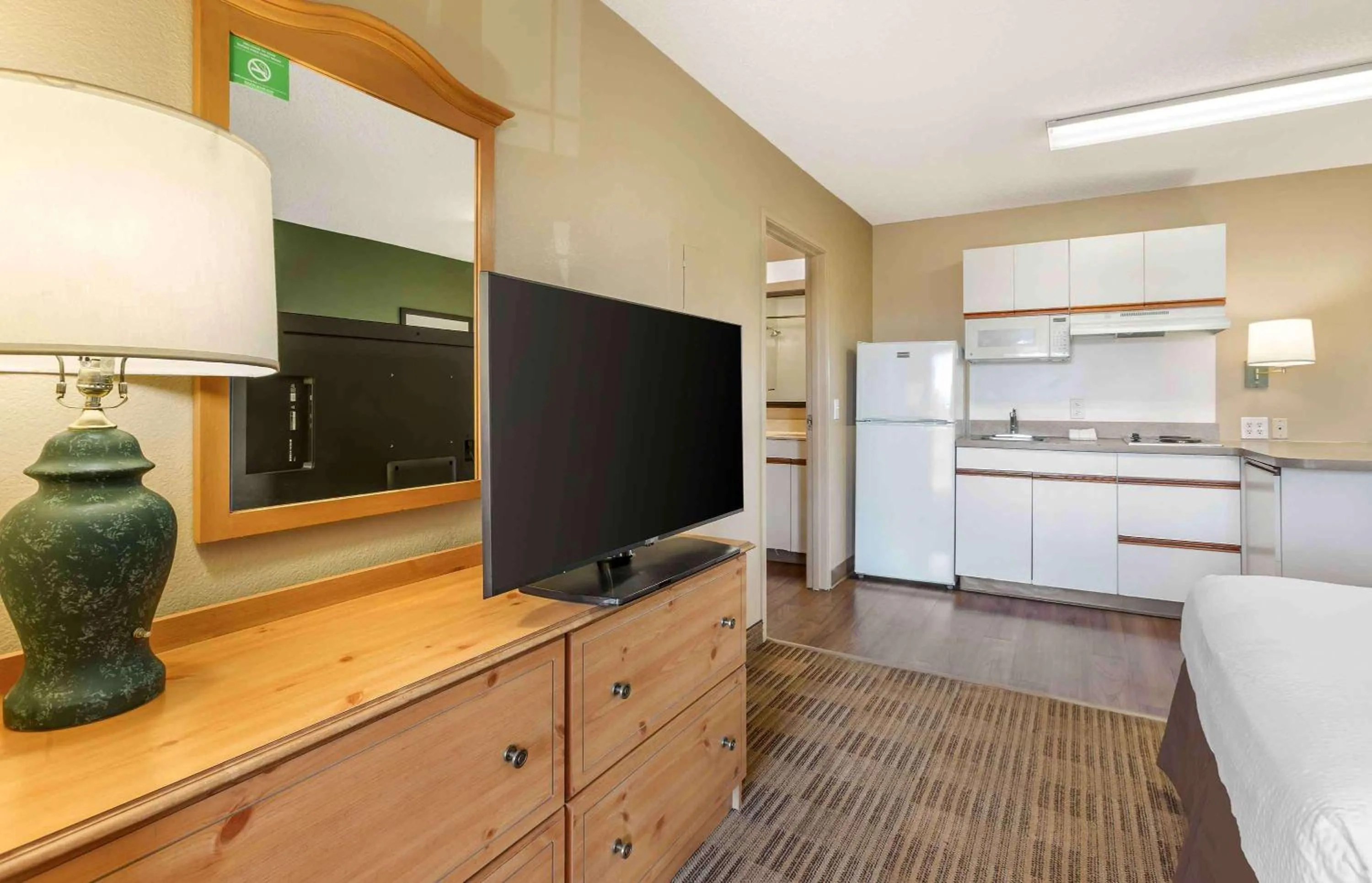 Bedroom in Extended Stay America Select Suites - Phoenix - Mesa - West