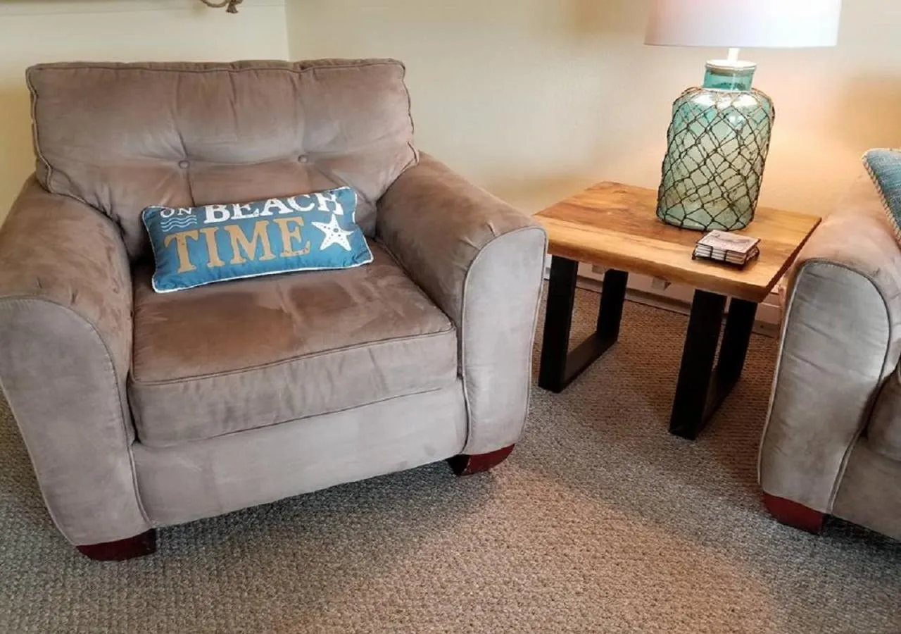 Living room in The Breakers Long Beach