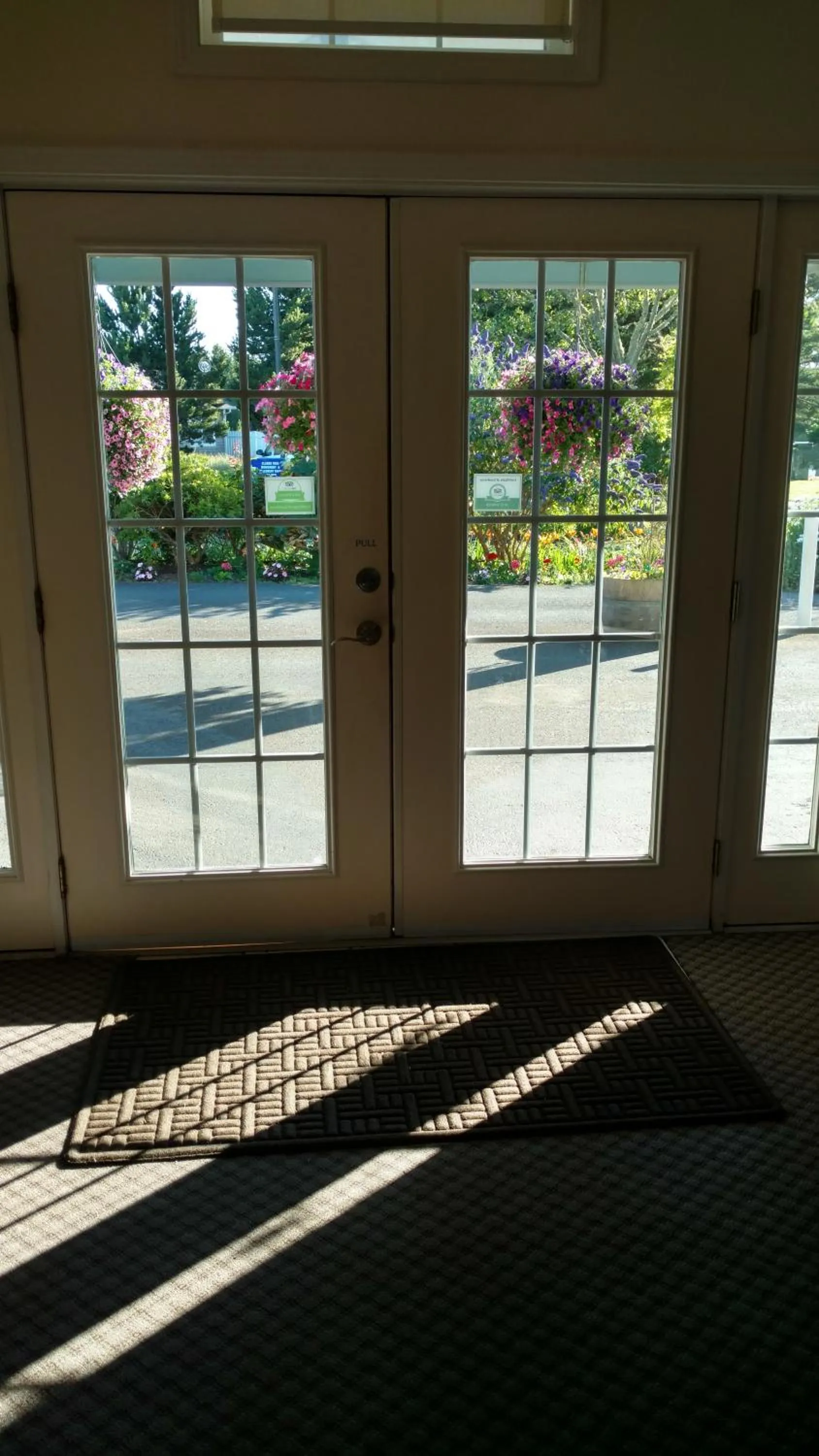 Lobby or reception in The Breakers Long Beach