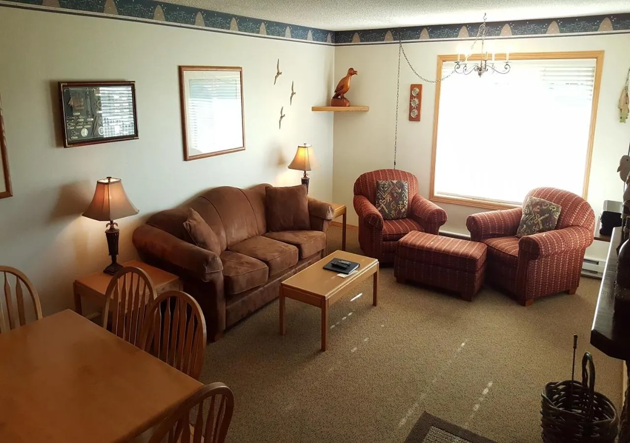 Living room in The Breakers Long Beach